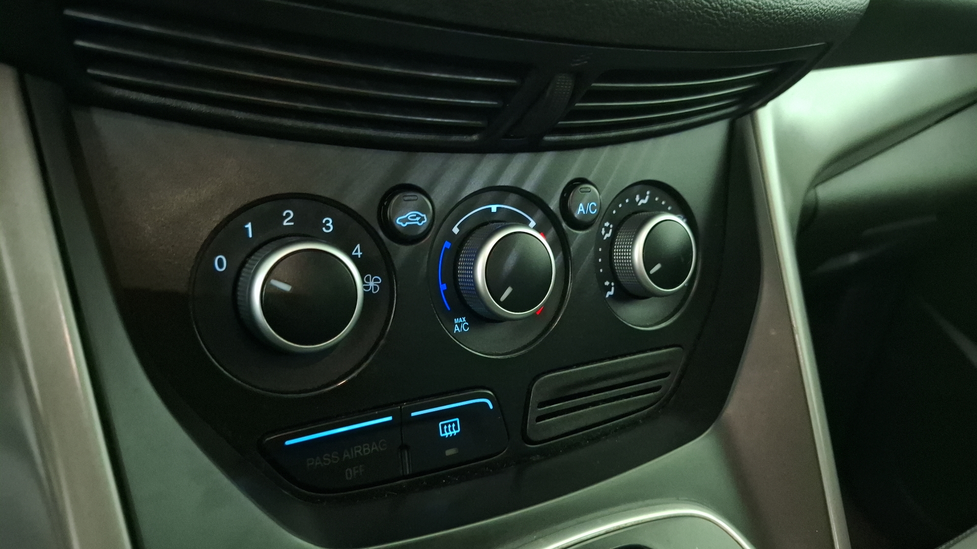 Ford Escape — foto 14 de 15