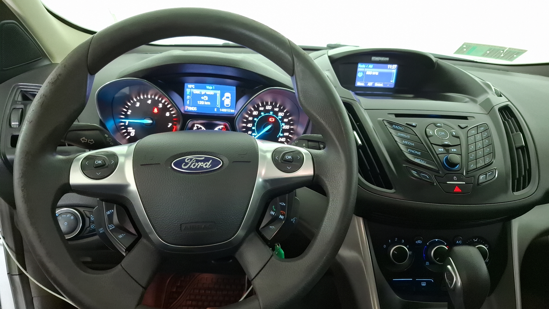 Ford Escape — foto 8 de 15