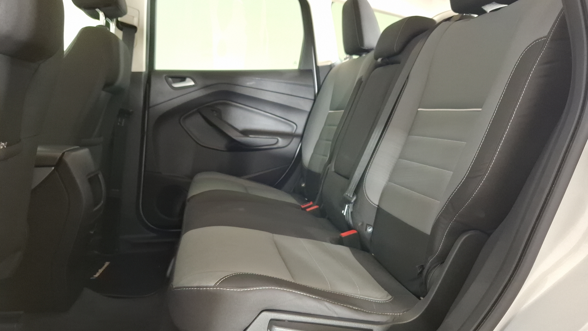 Ford Escape — foto 13 de 15