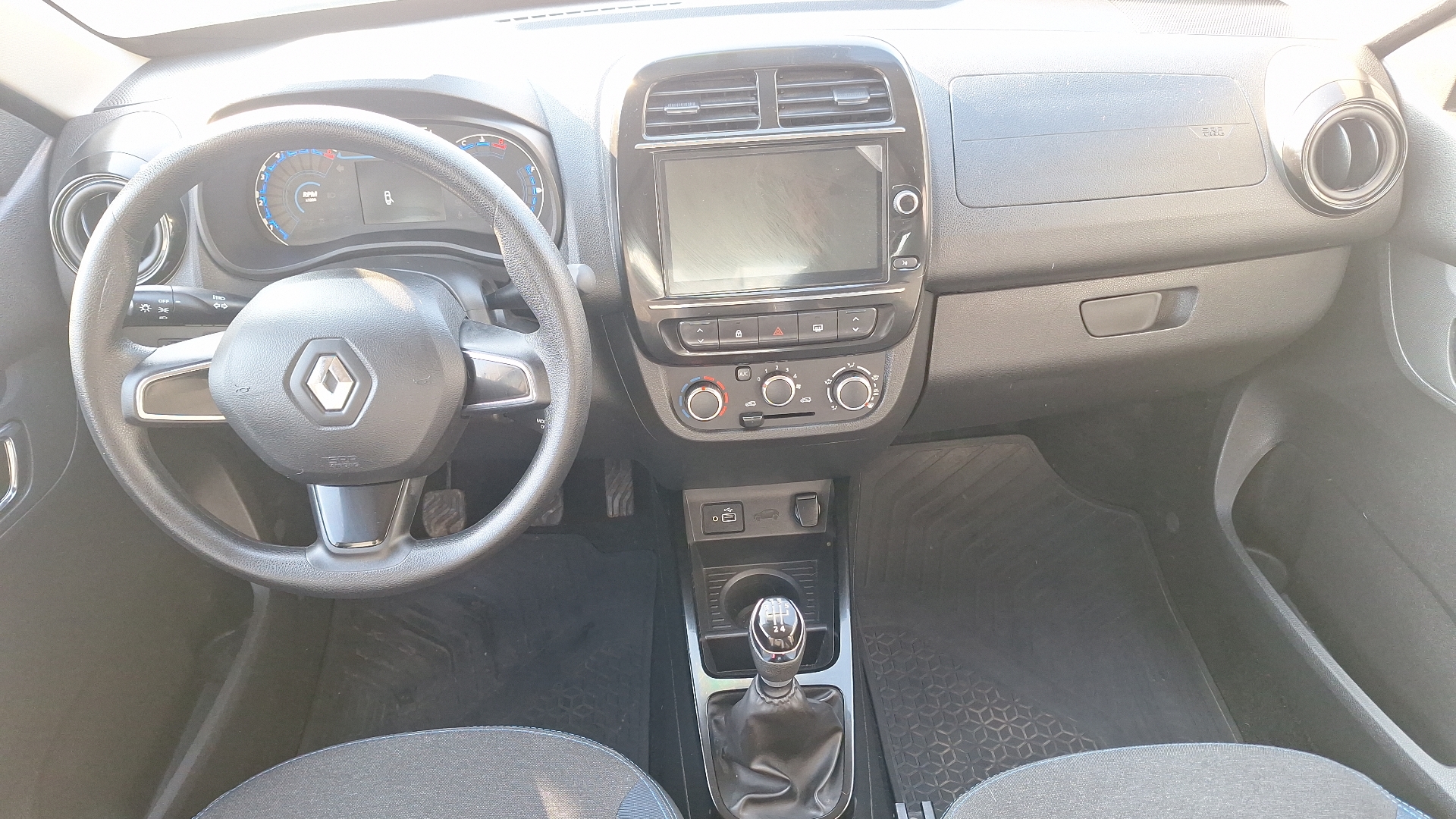 Renault Kwid — foto 6 de 15