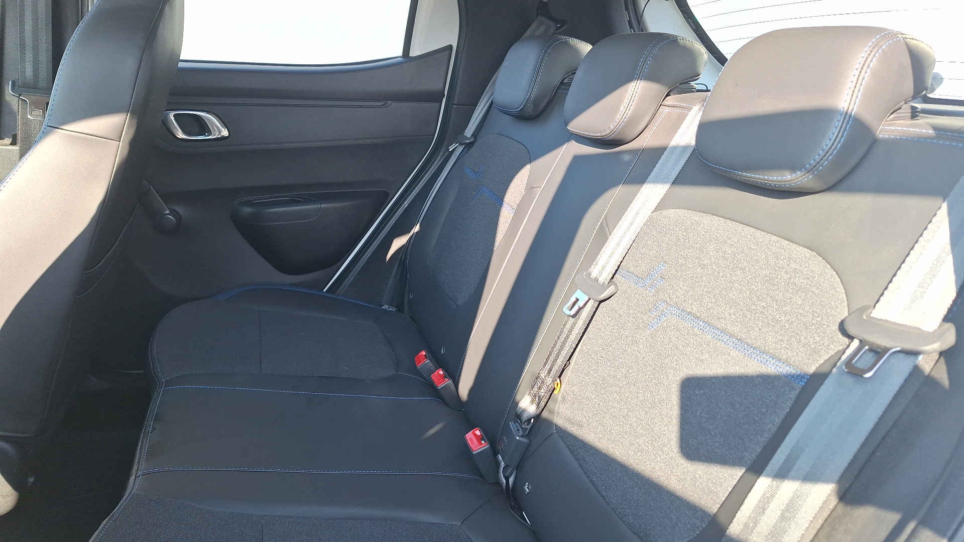Renault Kwid — foto 13 de 15