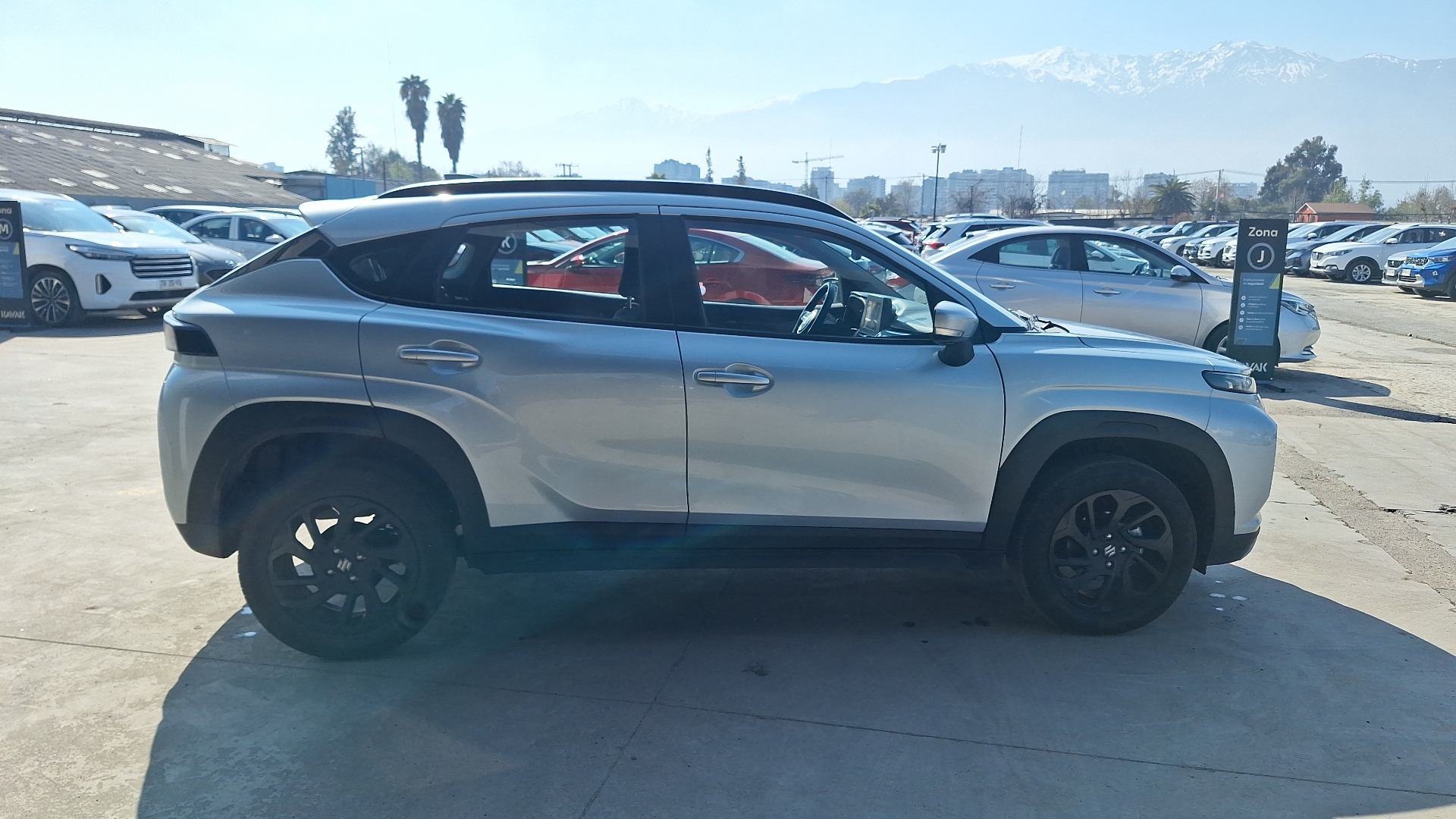 Suzuki Fronx — foto 5 de 15