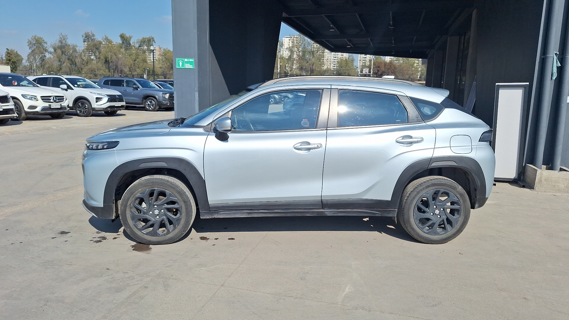 Suzuki Fronx — foto 2 de 15