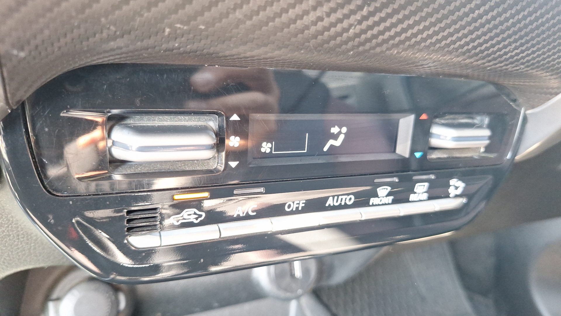 Suzuki Fronx — foto 15 de 15