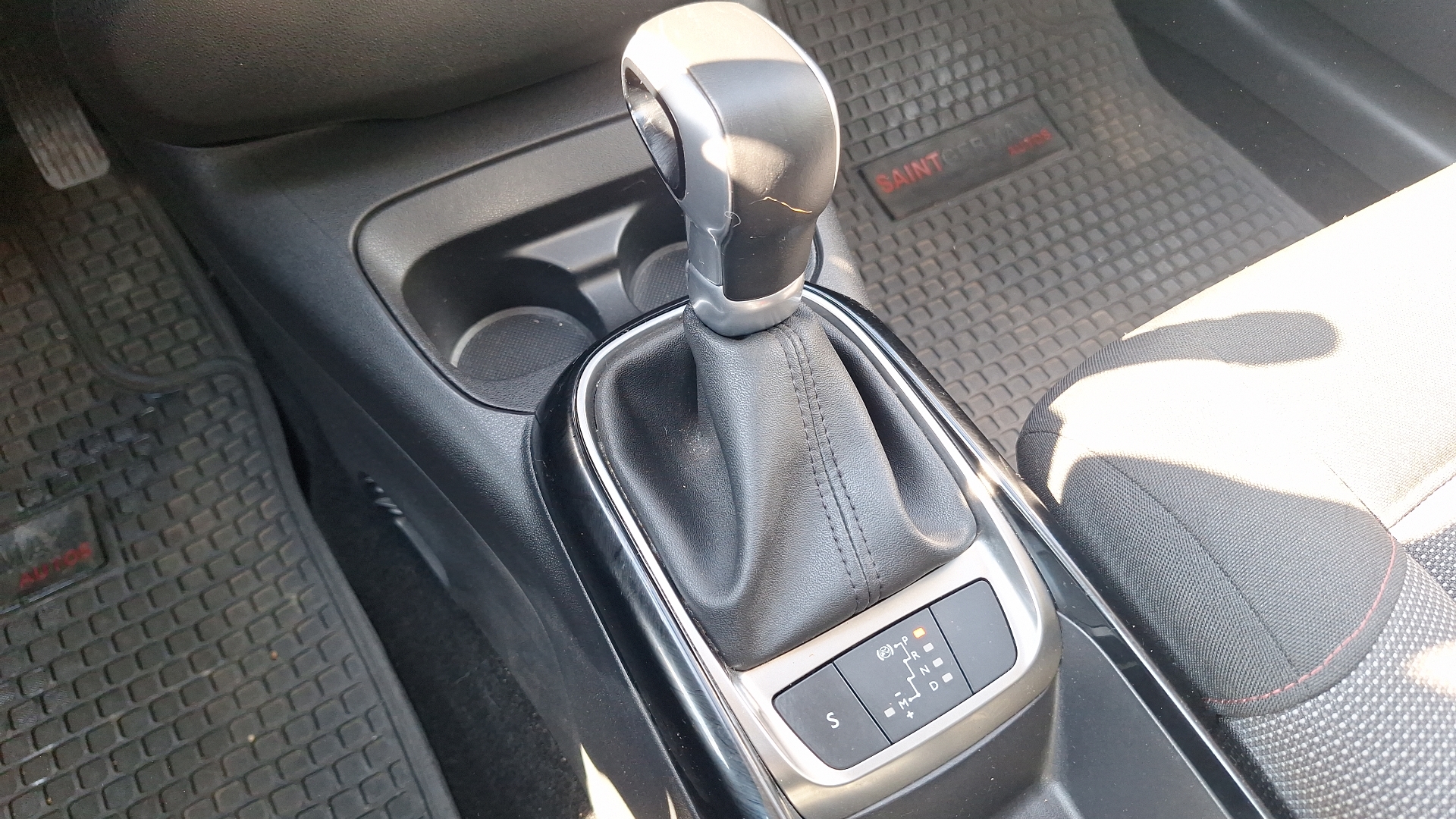Citroën C4 Cactus — foto 11 de 16