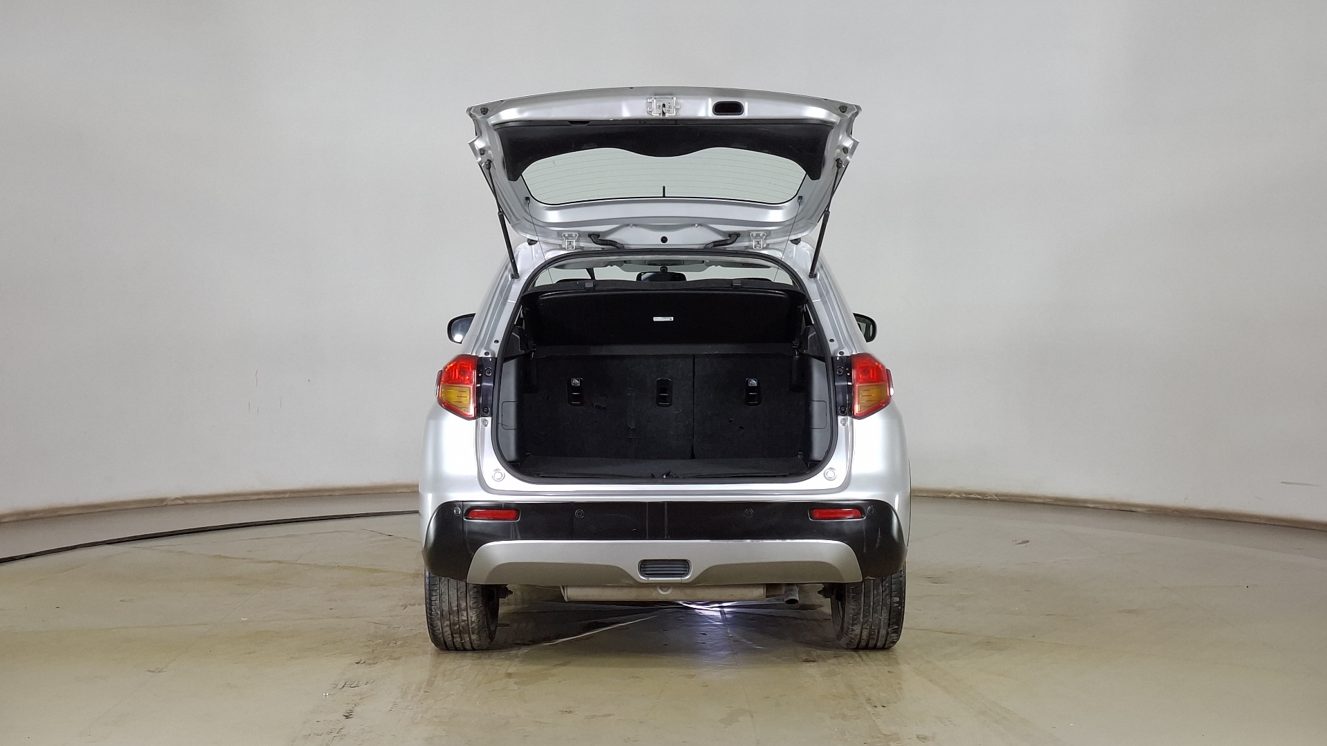 Suzuki Vitara — foto 6 de 15