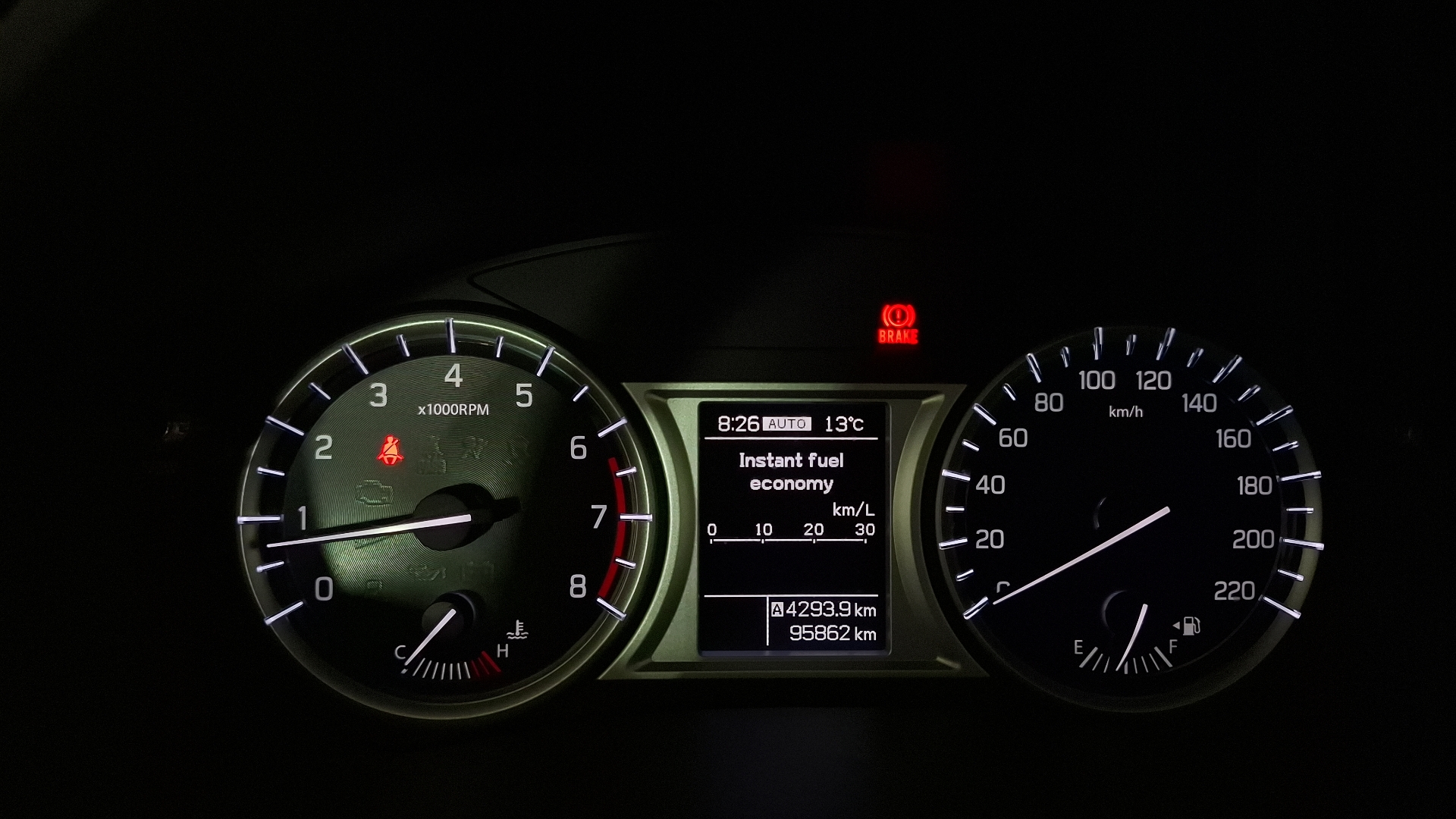 Suzuki Vitara — foto 9 de 15