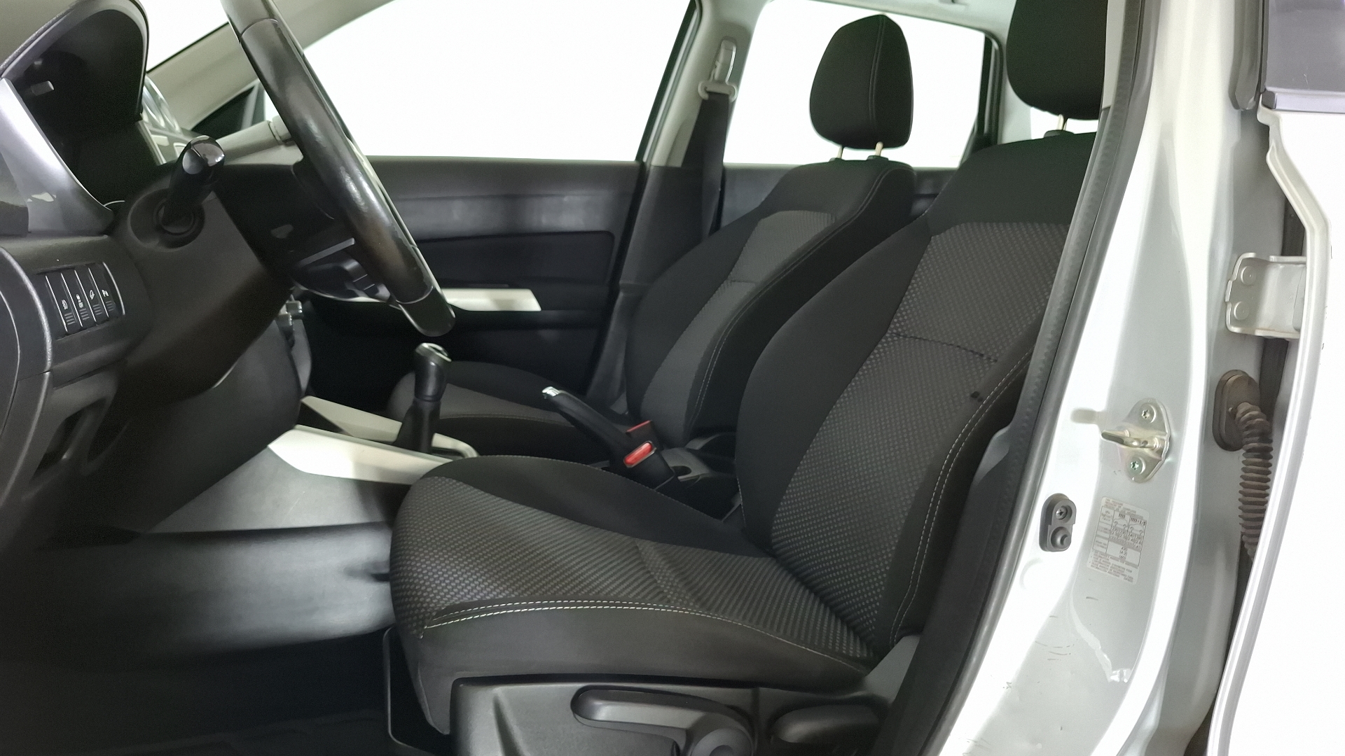 Suzuki Vitara — foto 12 de 15