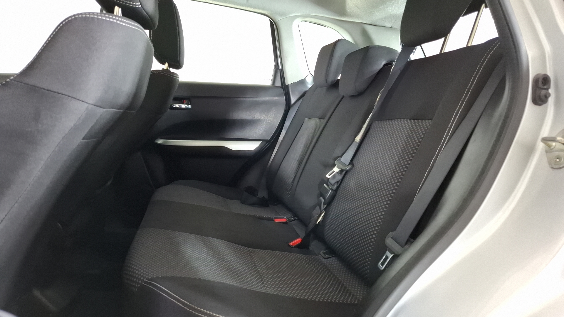 Suzuki Vitara — foto 13 de 15
