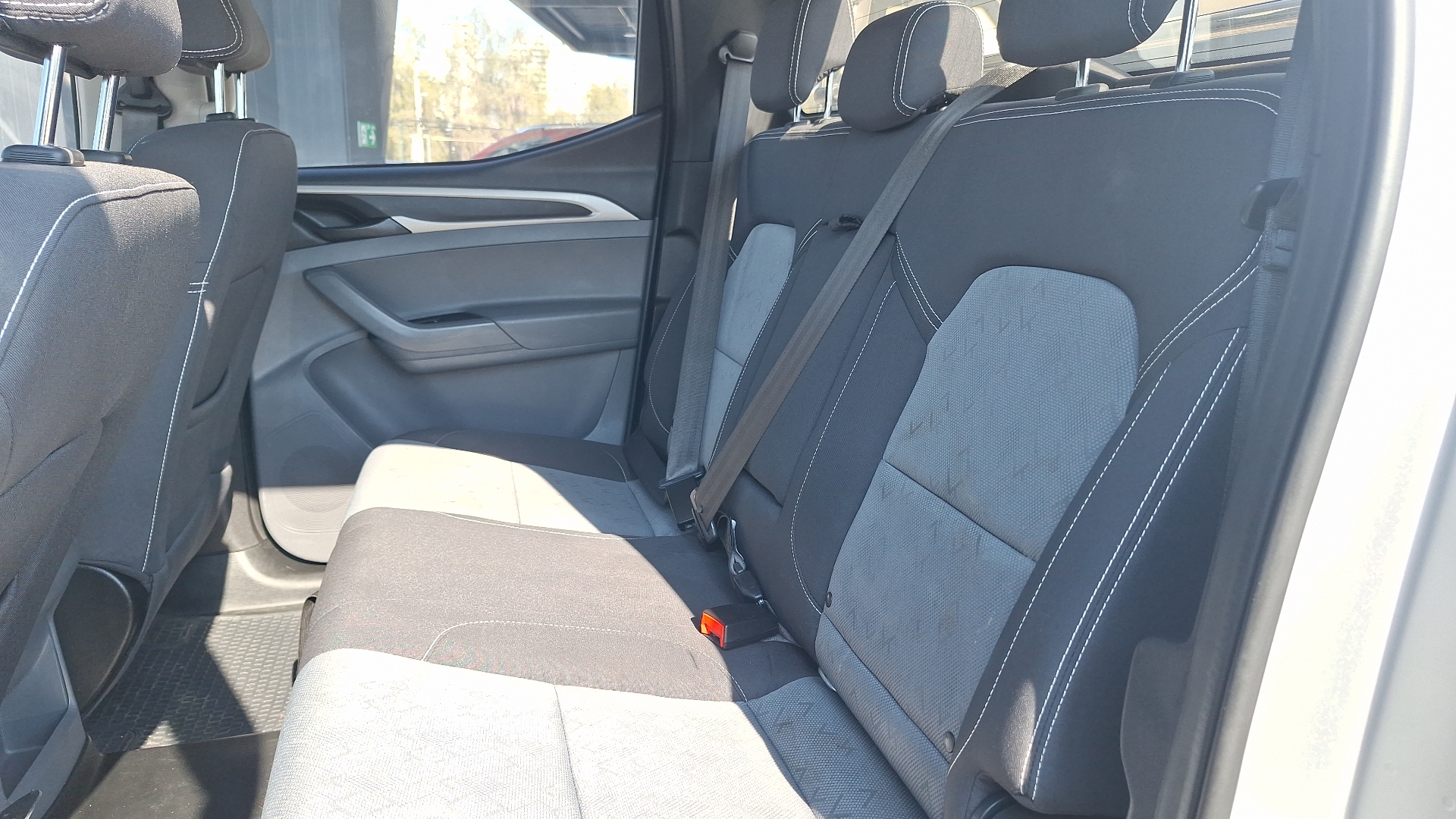 Maxus T60 — foto 12 de 14