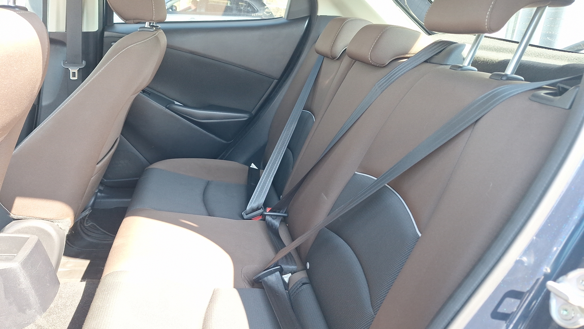 Mazda 2 — foto 12 de 14