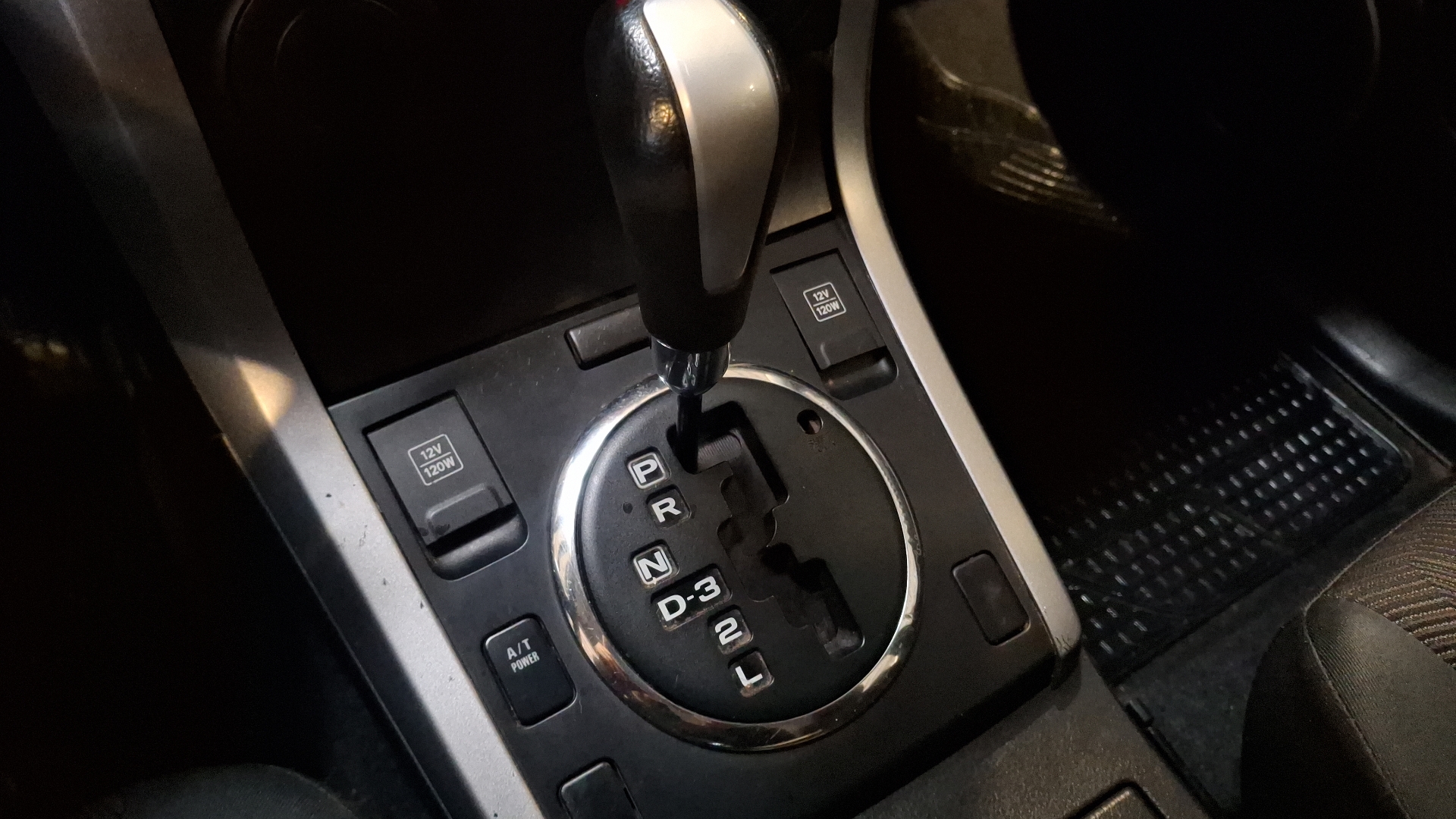 Suzuki Grandnomade — foto 11 de 16