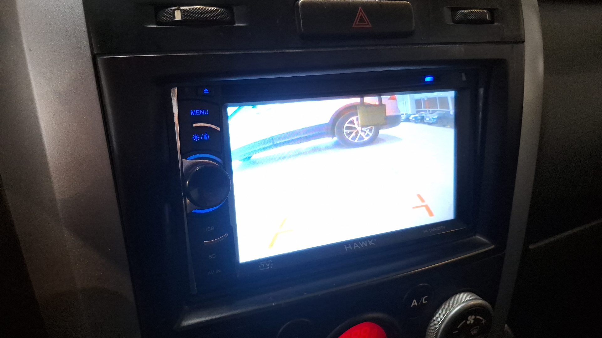 Suzuki Grandnomade — foto 12 de 16