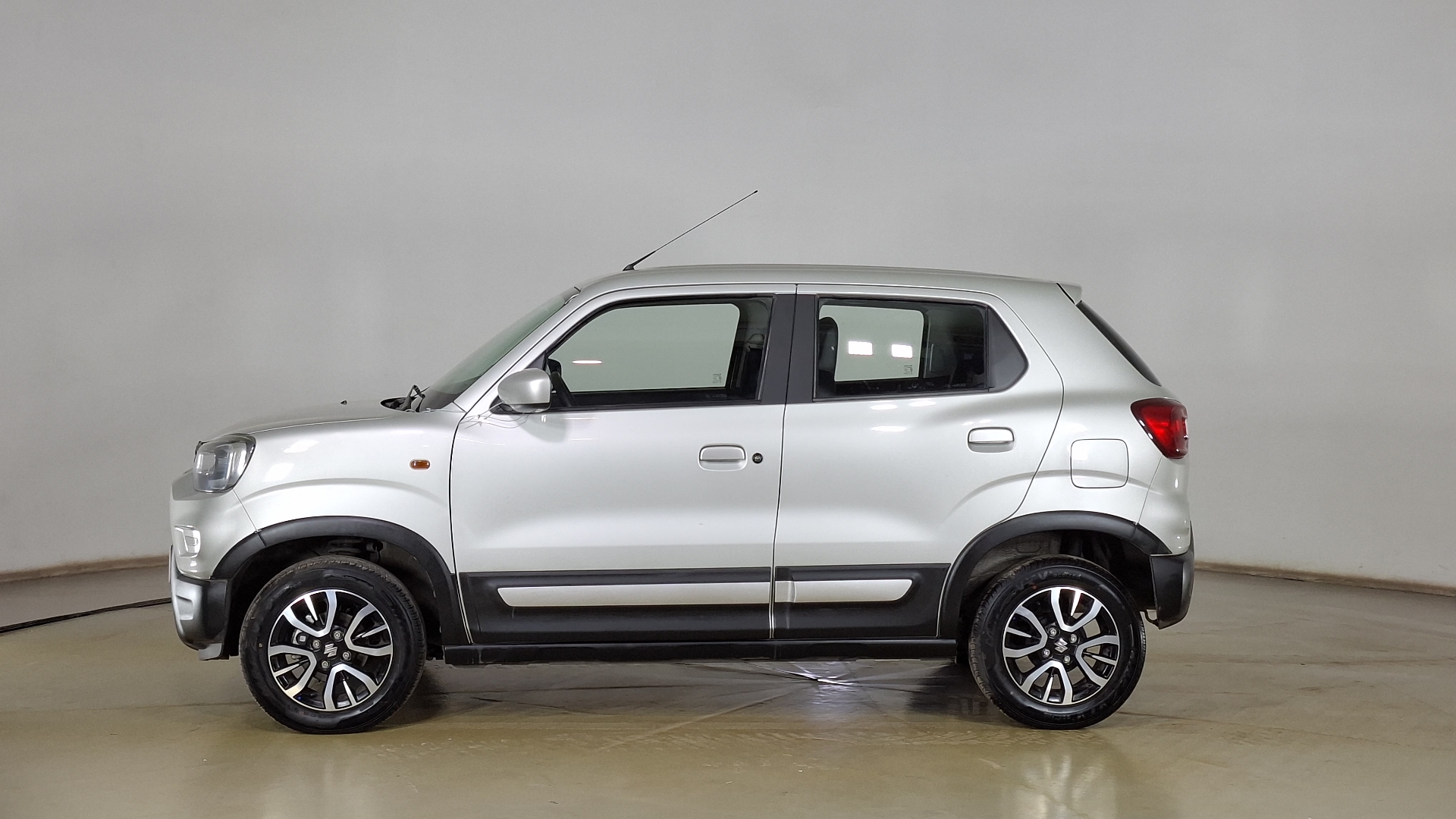 Suzuki S-Presso — foto 7 de 16