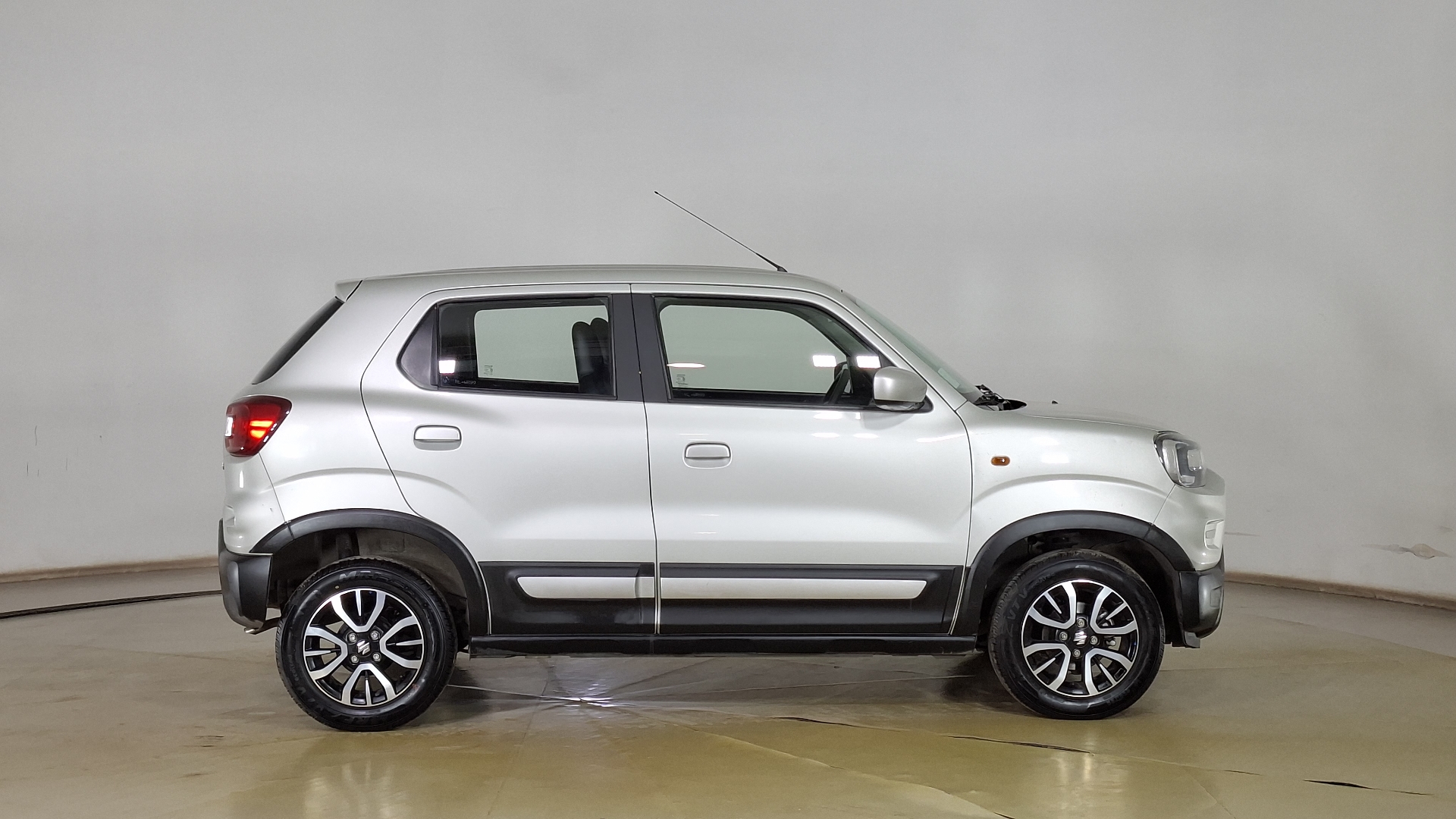 Suzuki S-Presso — foto 4 de 16