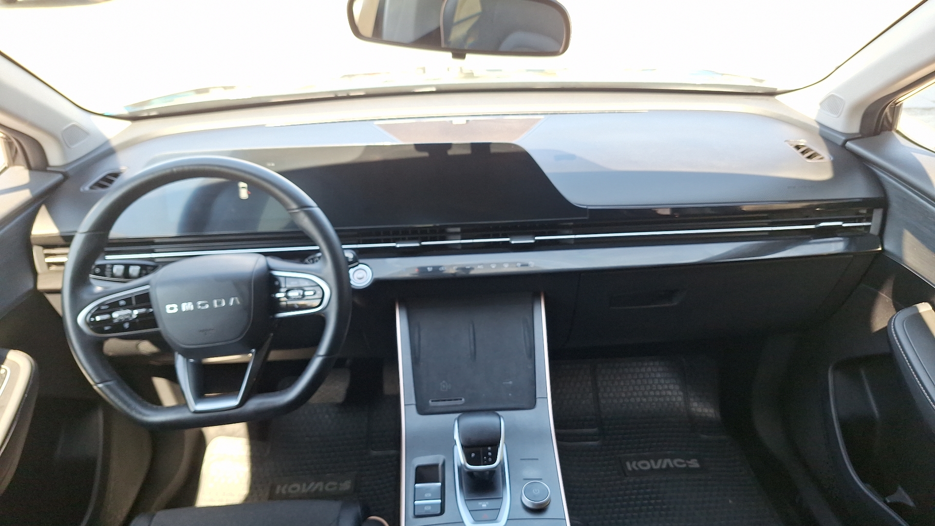Omoda C5 — foto 6 de 15