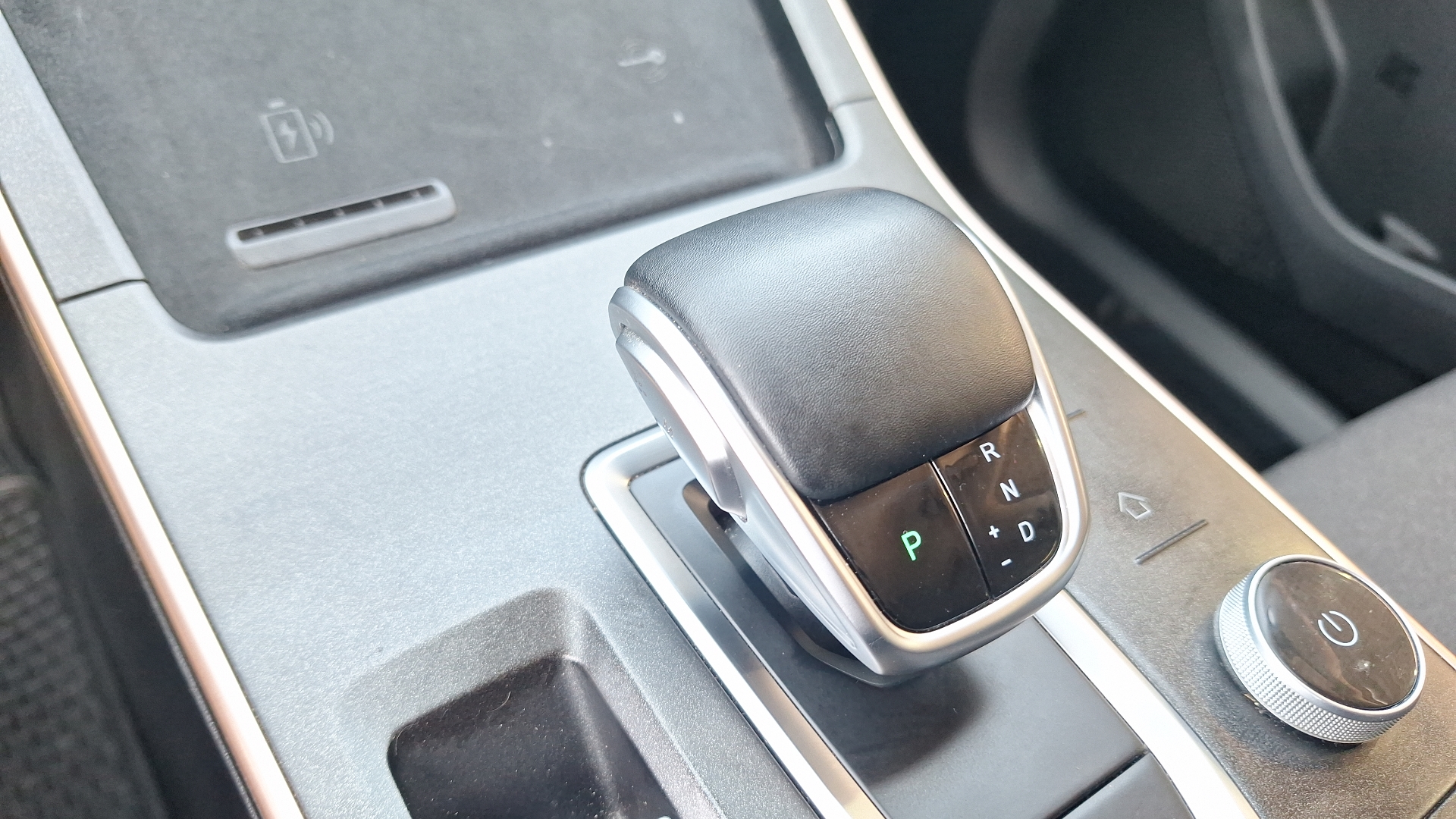 Omoda C5 — foto 11 de 15