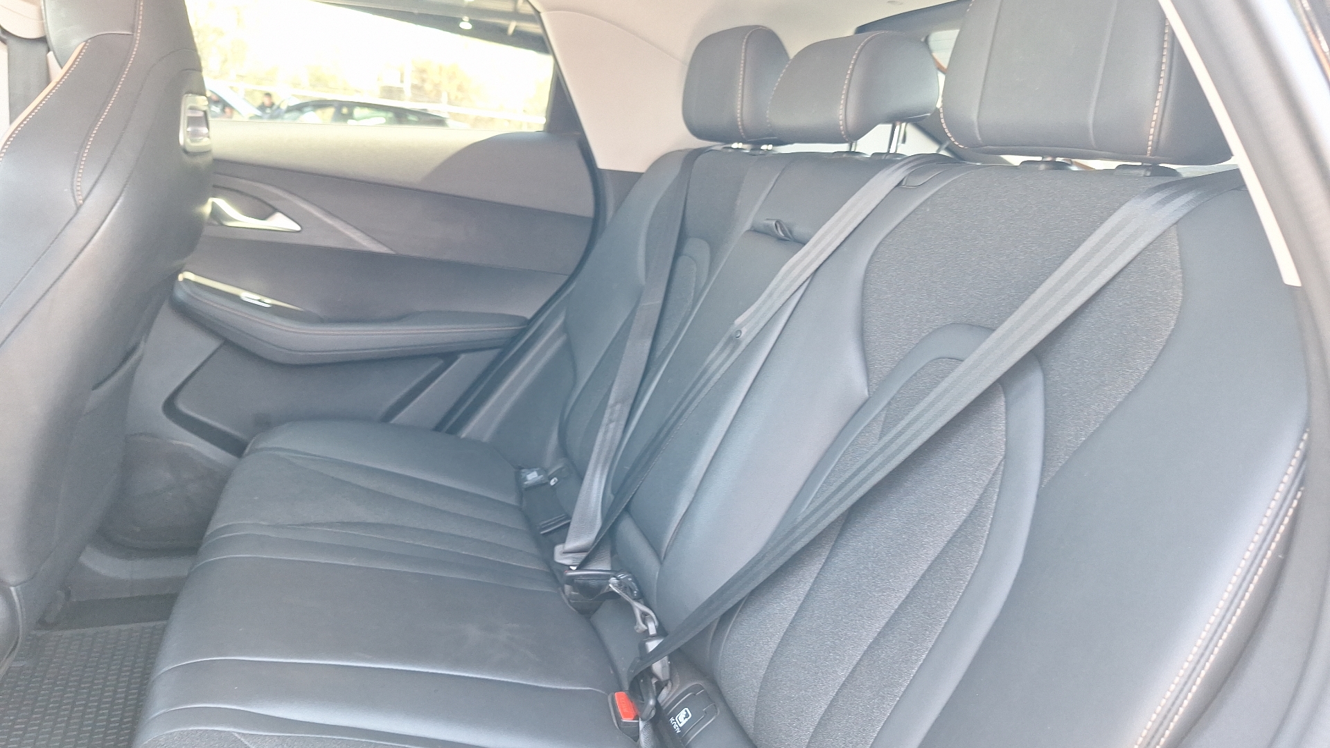 Omoda C5 — foto 13 de 15
