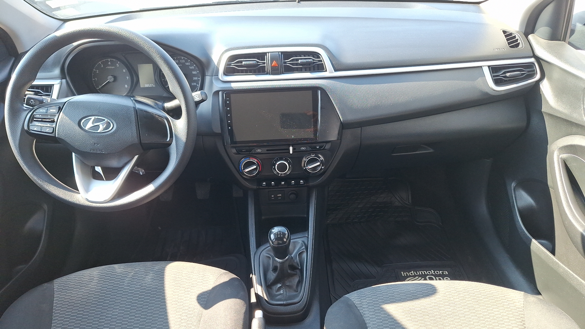 Hyundai Verna — foto 6 de 15
