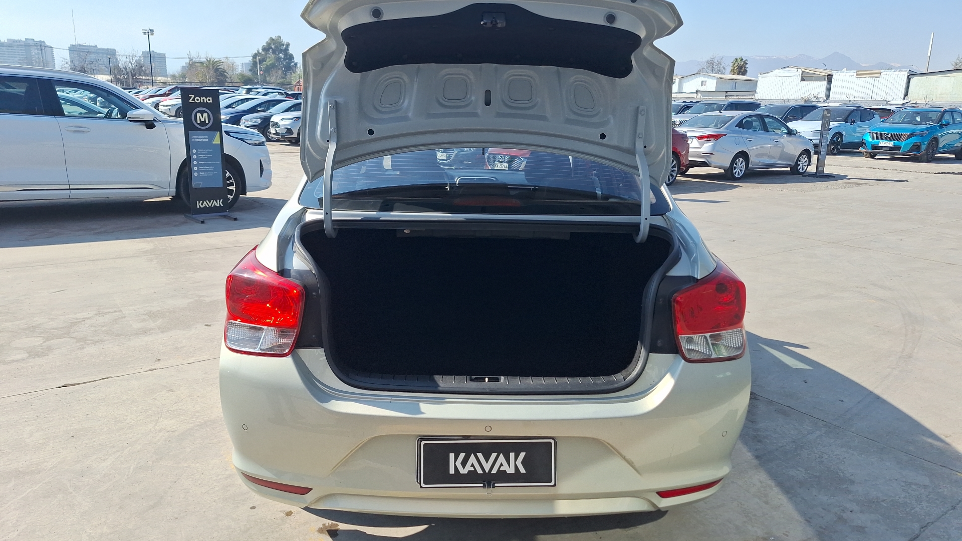 Hyundai Verna — foto 4 de 15