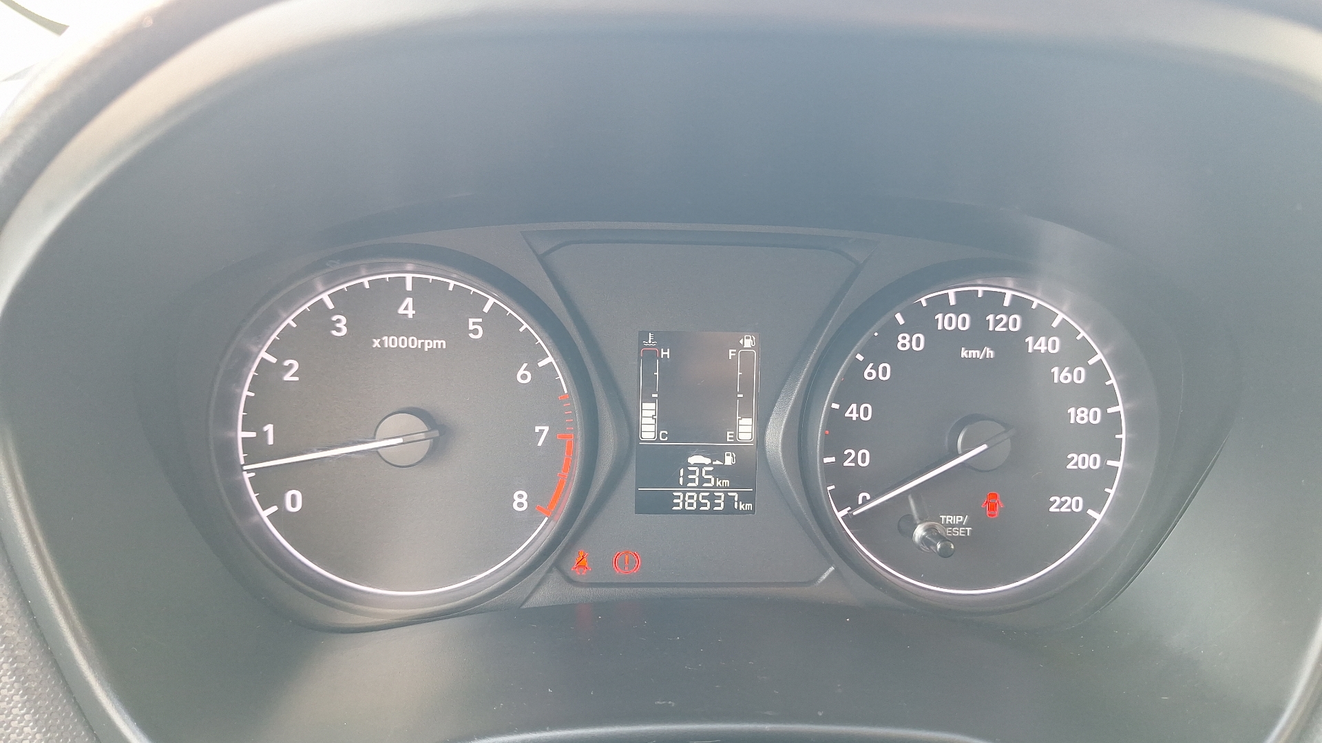 Hyundai Verna — foto 9 de 15