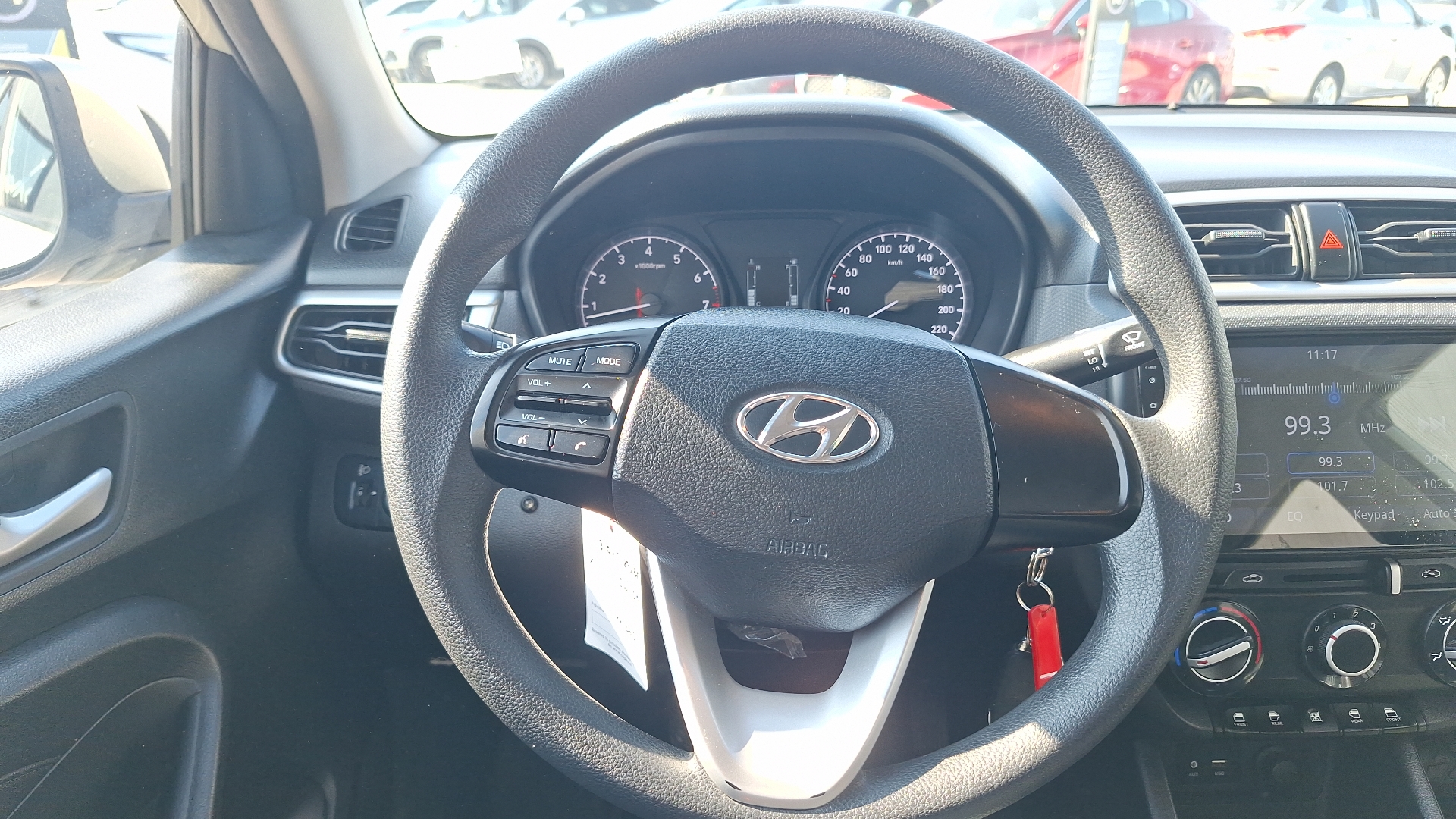 Hyundai Verna — foto 8 de 15