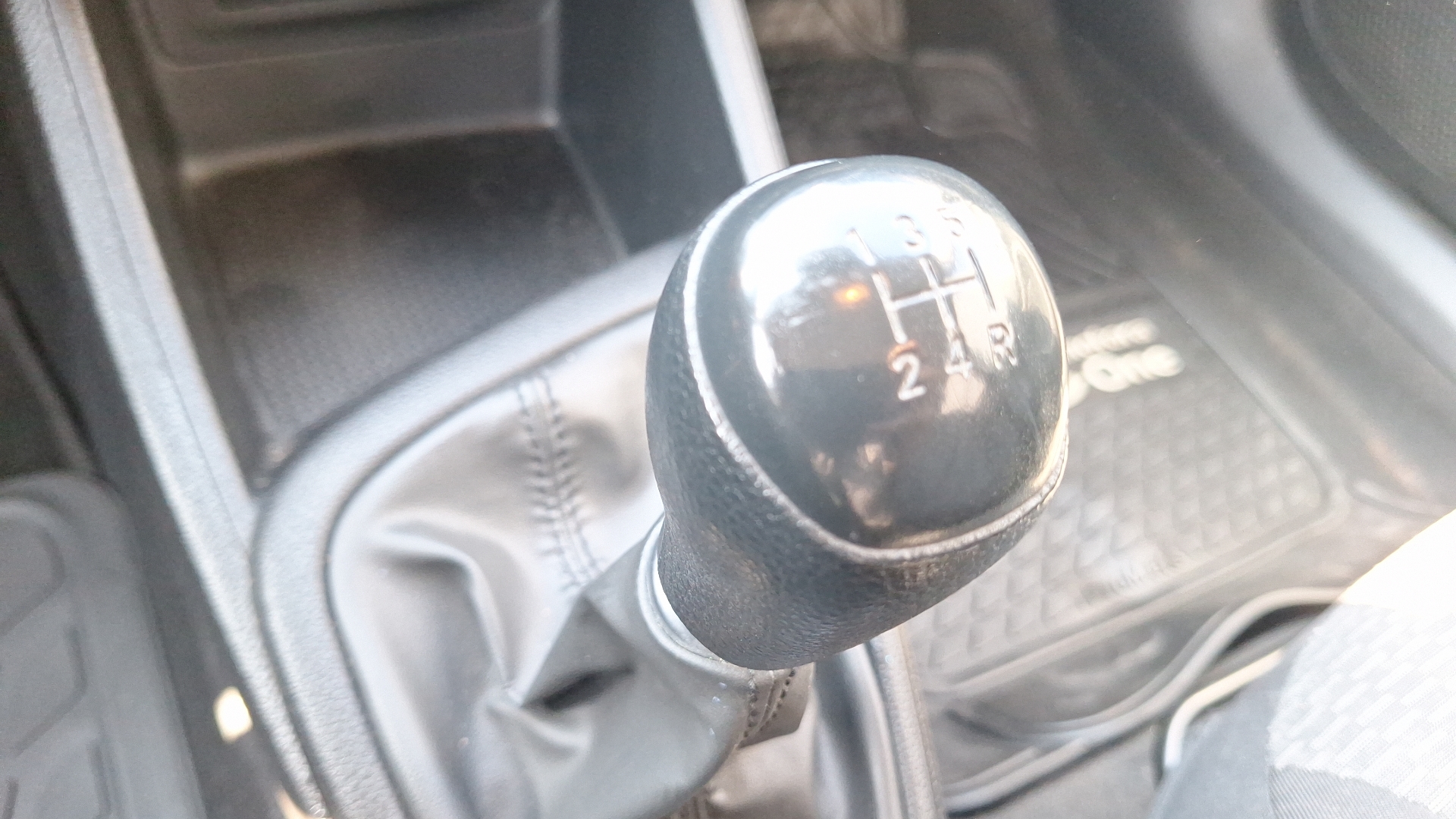 Hyundai Verna — foto 11 de 15