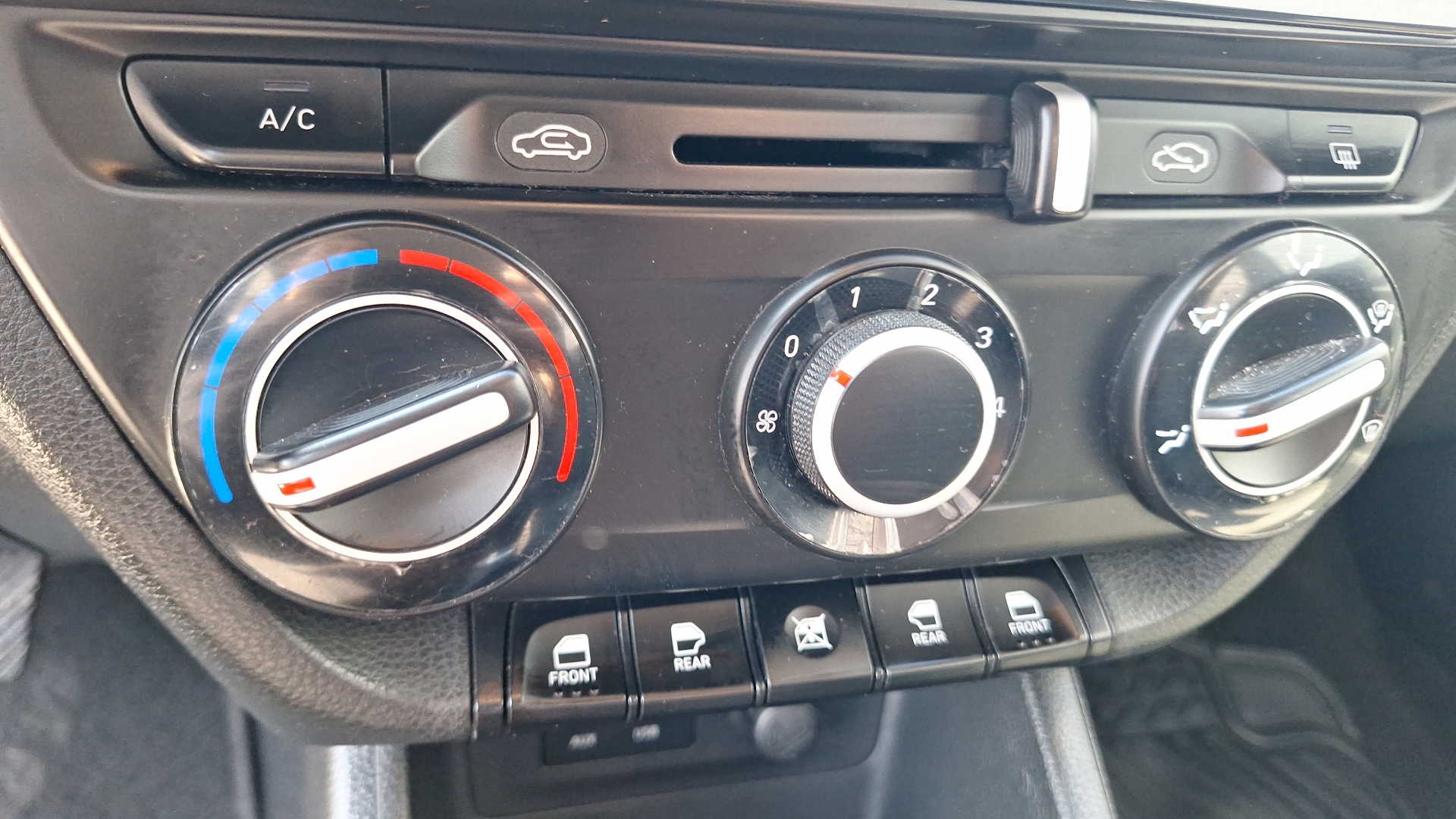 Hyundai Verna — foto 15 de 15