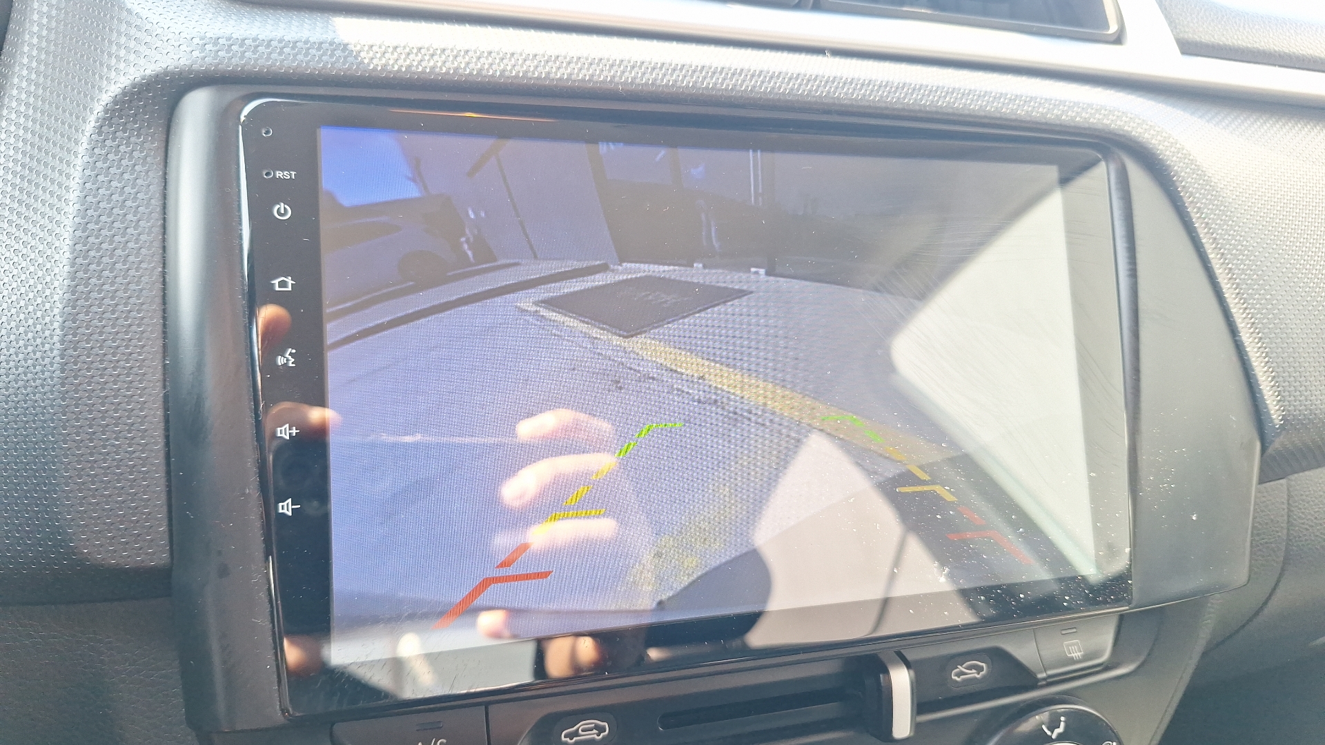 Hyundai Verna — foto 12 de 15
