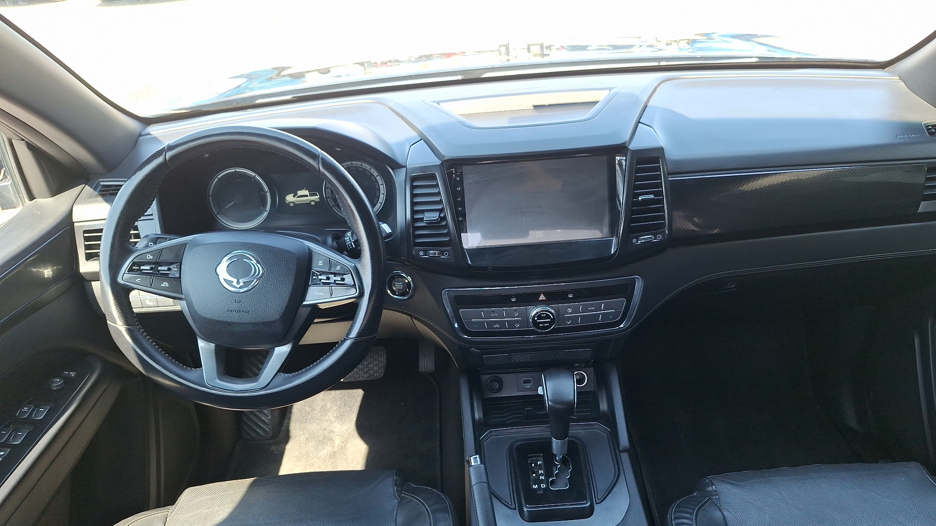 SsangYong Musso — foto 6 de 15