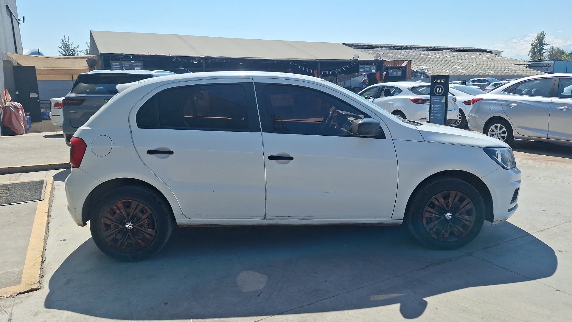 Volkswagen Gol — foto 5 de 15