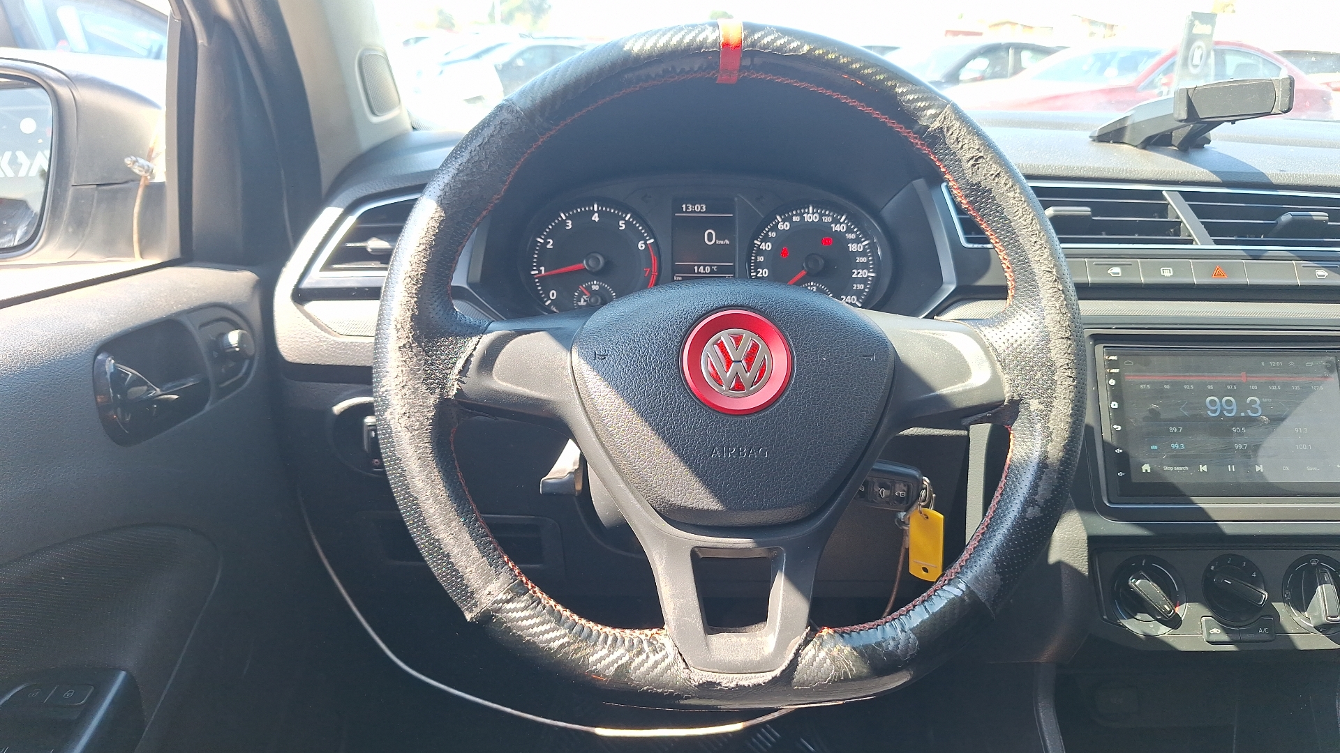 Volkswagen Gol — foto 8 de 15