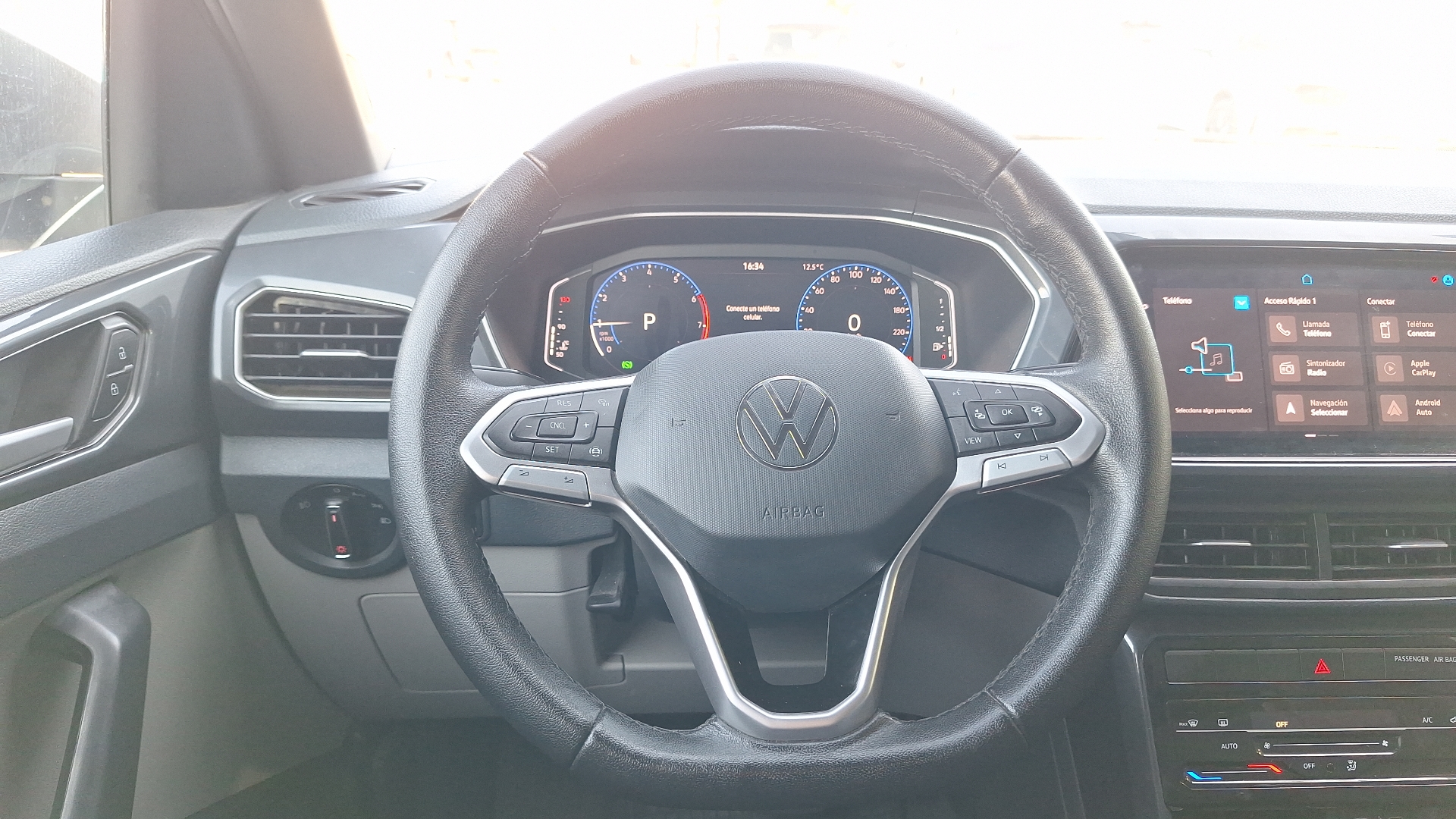 Volkswagen T-Cross — foto 8 de 15