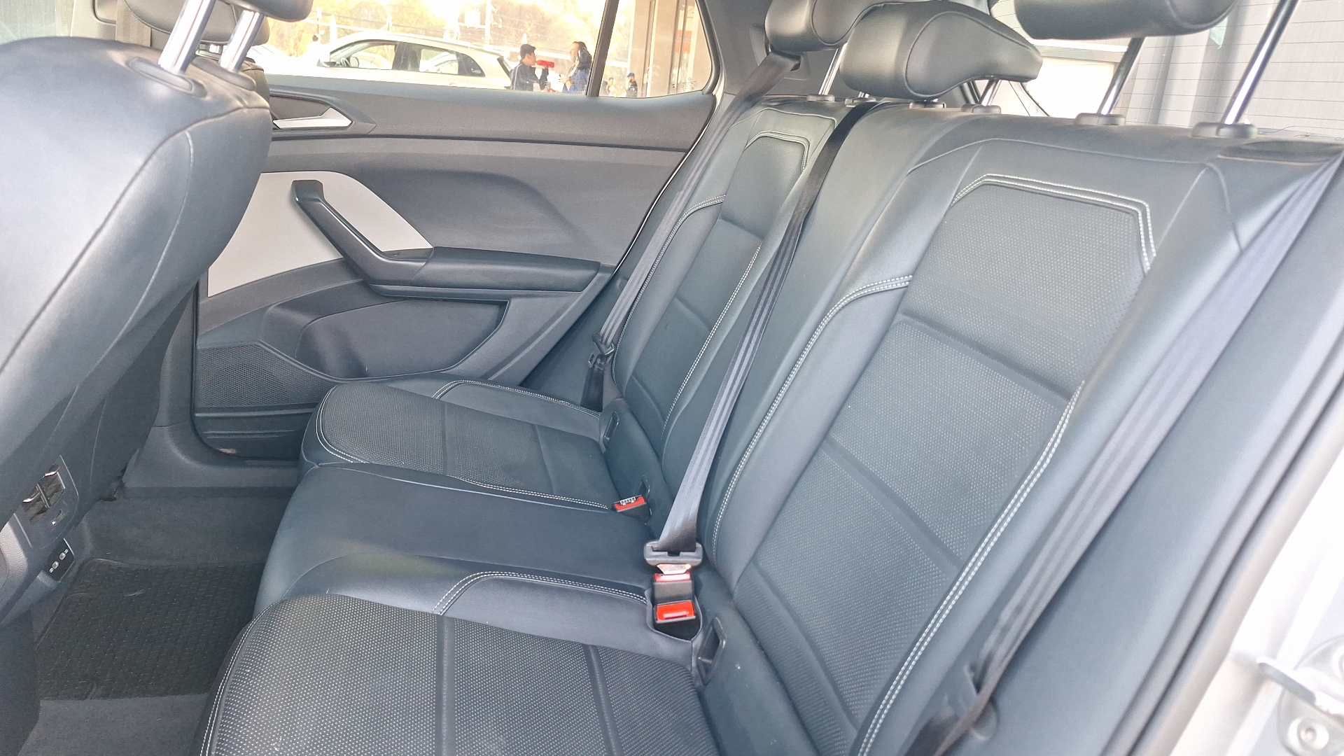 Volkswagen T-Cross — foto 13 de 15