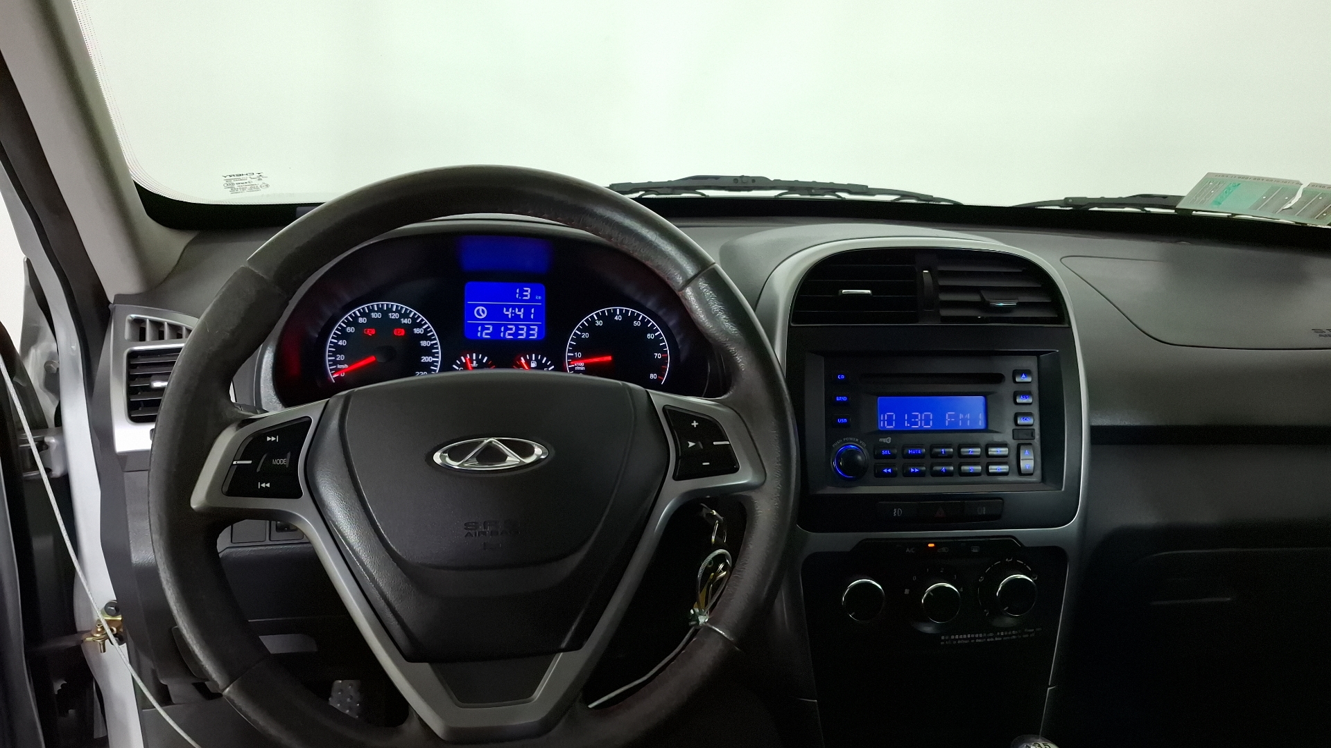 Chery Tiggo 3 — foto 8 de 15