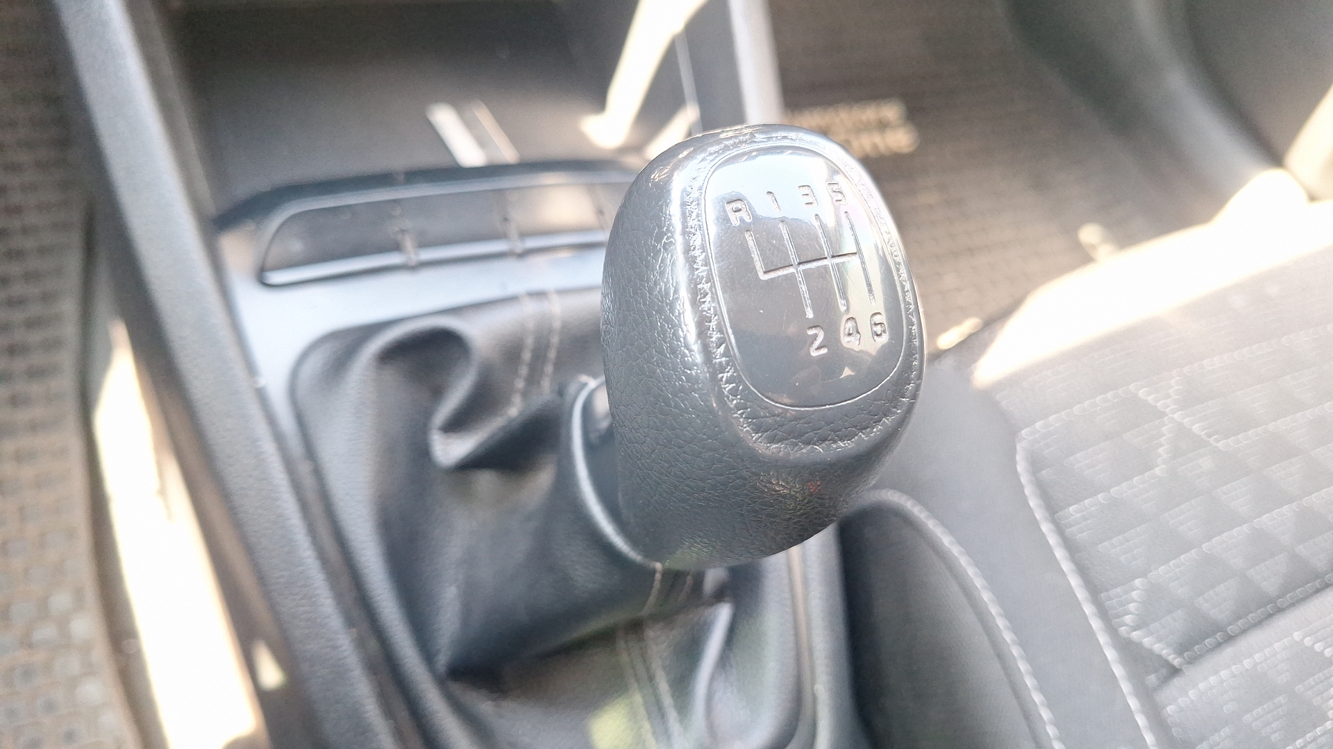 KIA Rio4 — foto 11 de 15