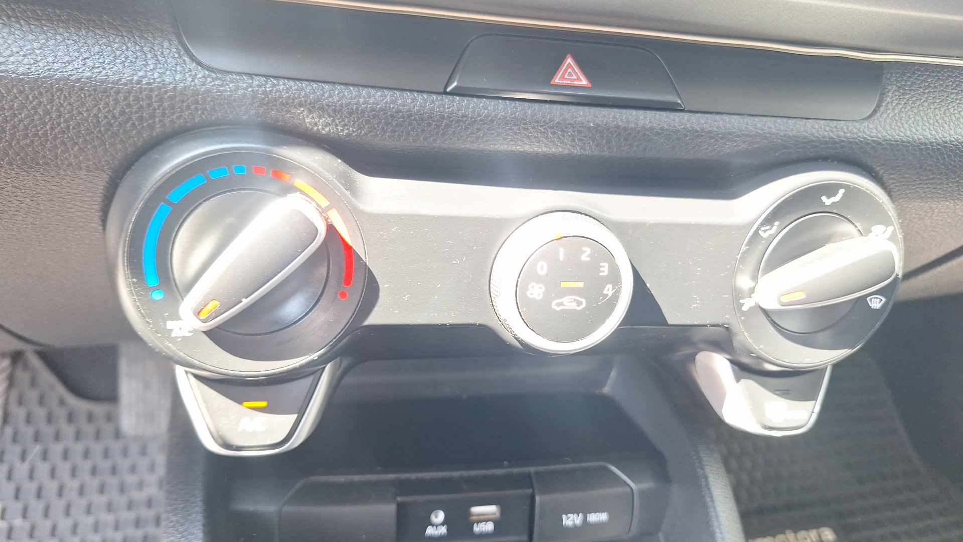 KIA Rio4 — foto 15 de 15