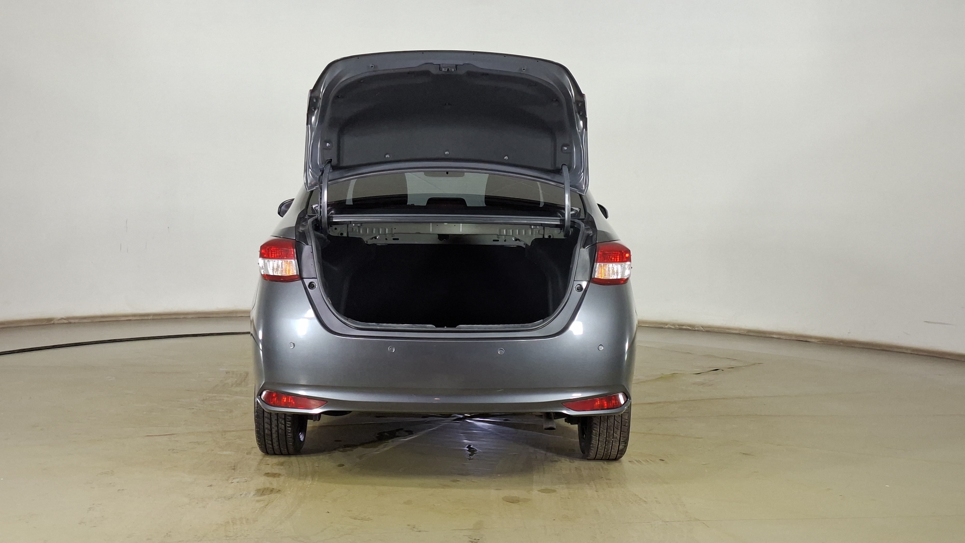 Toyota Yaris — foto 6 de 16