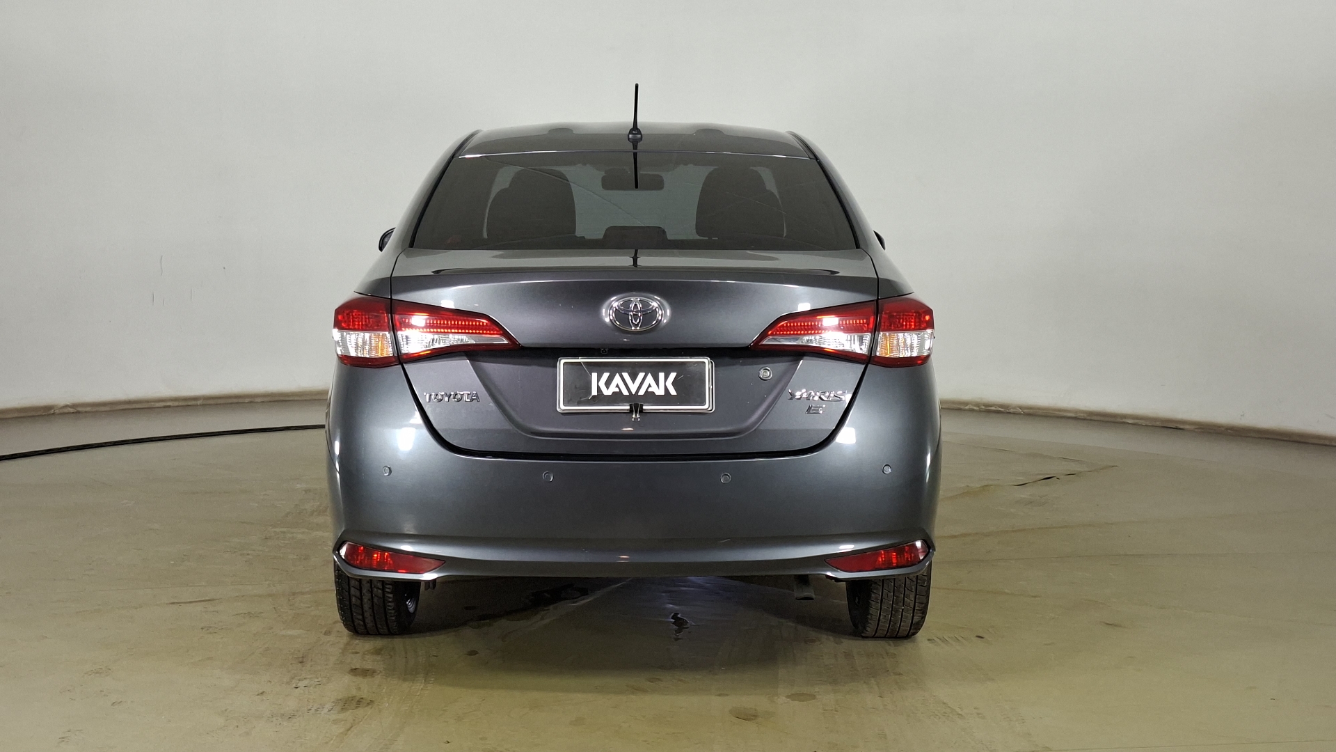 Toyota Yaris — foto 5 de 16