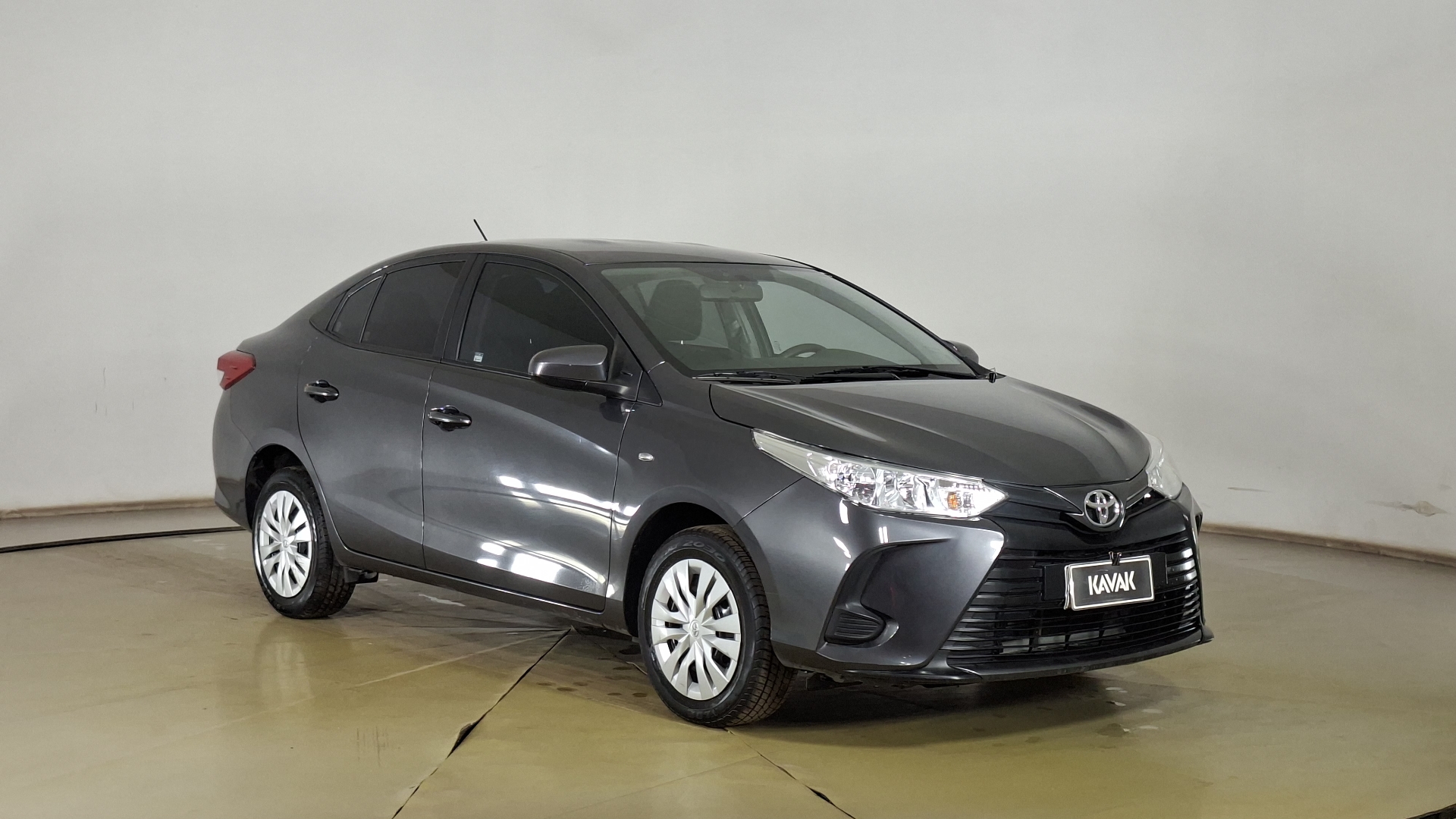 Toyota Yaris — foto 3 de 16