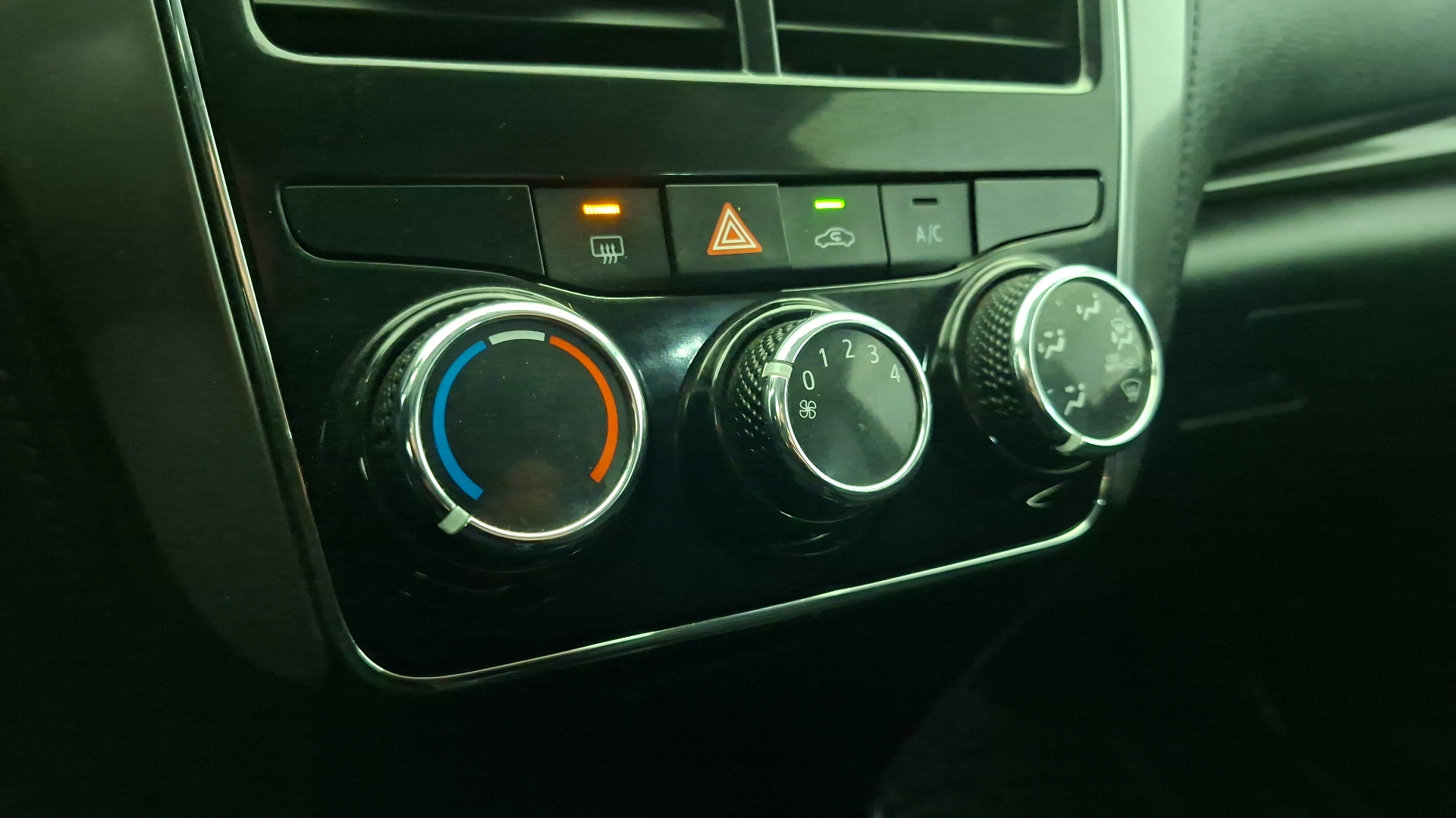 Toyota Yaris — foto 15 de 16