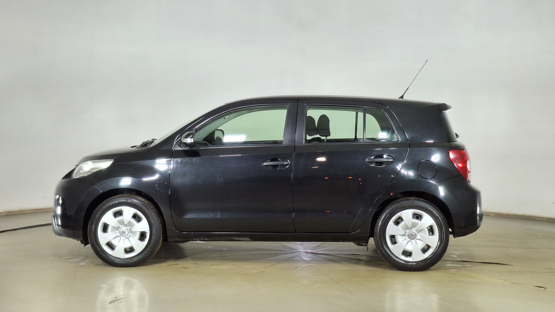 Toyota Urban Cruiser — foto 7 de 15