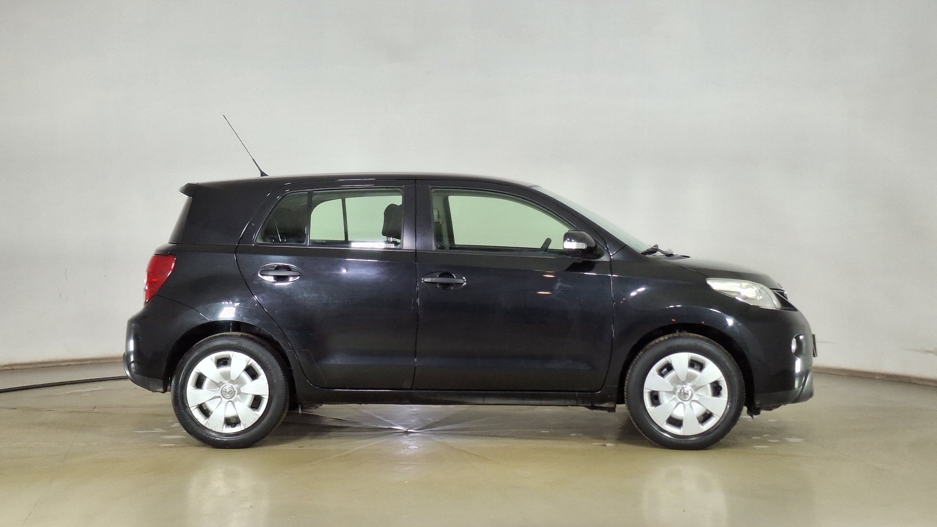 Toyota Urban Cruiser — foto 4 de 15