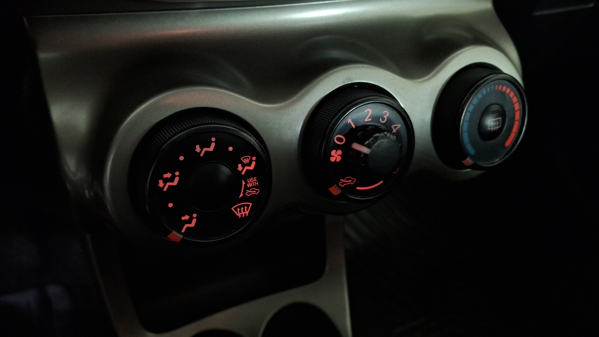 Toyota Urban Cruiser — foto 14 de 15