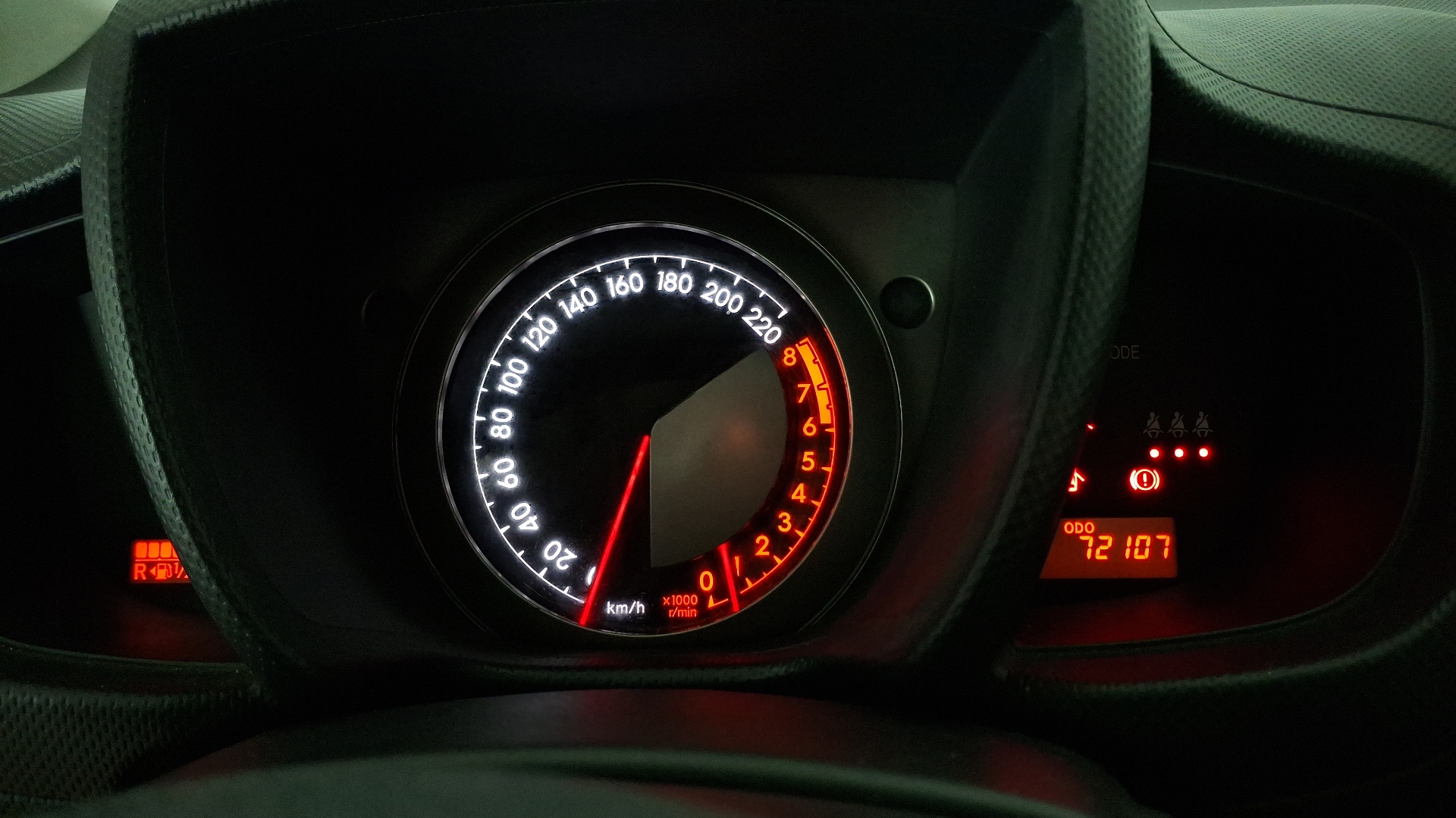 Toyota Urban Cruiser — foto 9 de 15