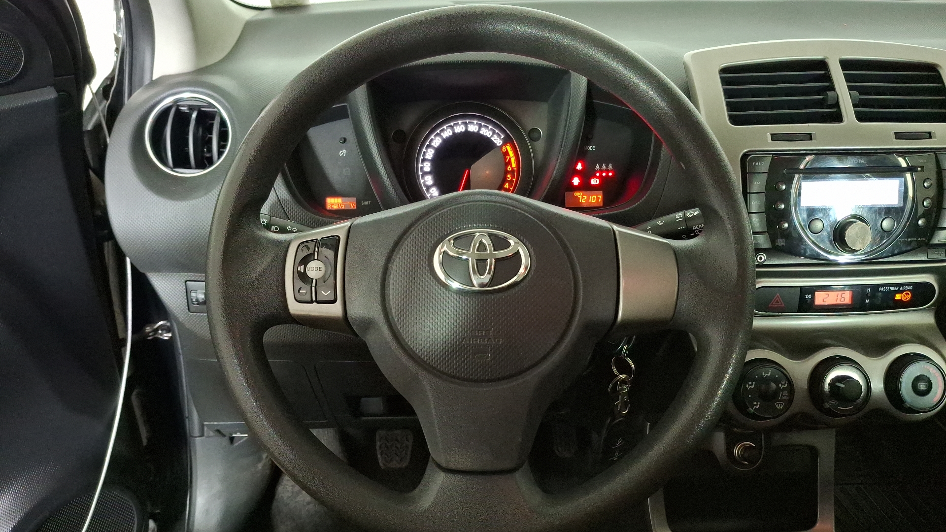 Toyota Urban Cruiser — foto 8 de 15