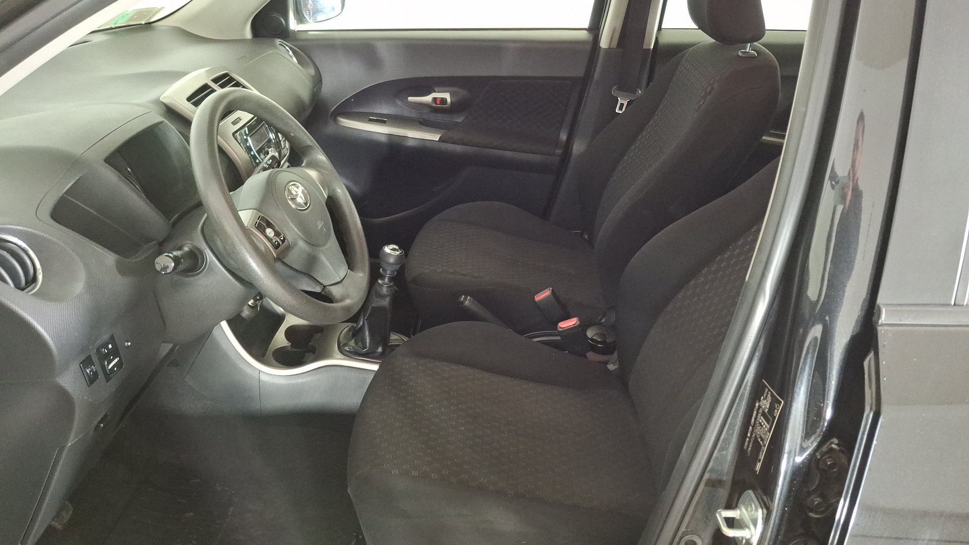 Toyota Urban Cruiser — foto 12 de 15