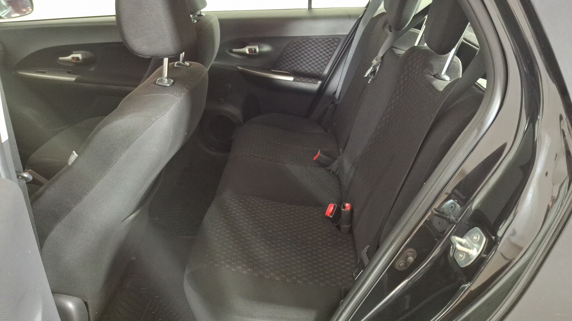 Toyota Urban Cruiser — foto 13 de 15