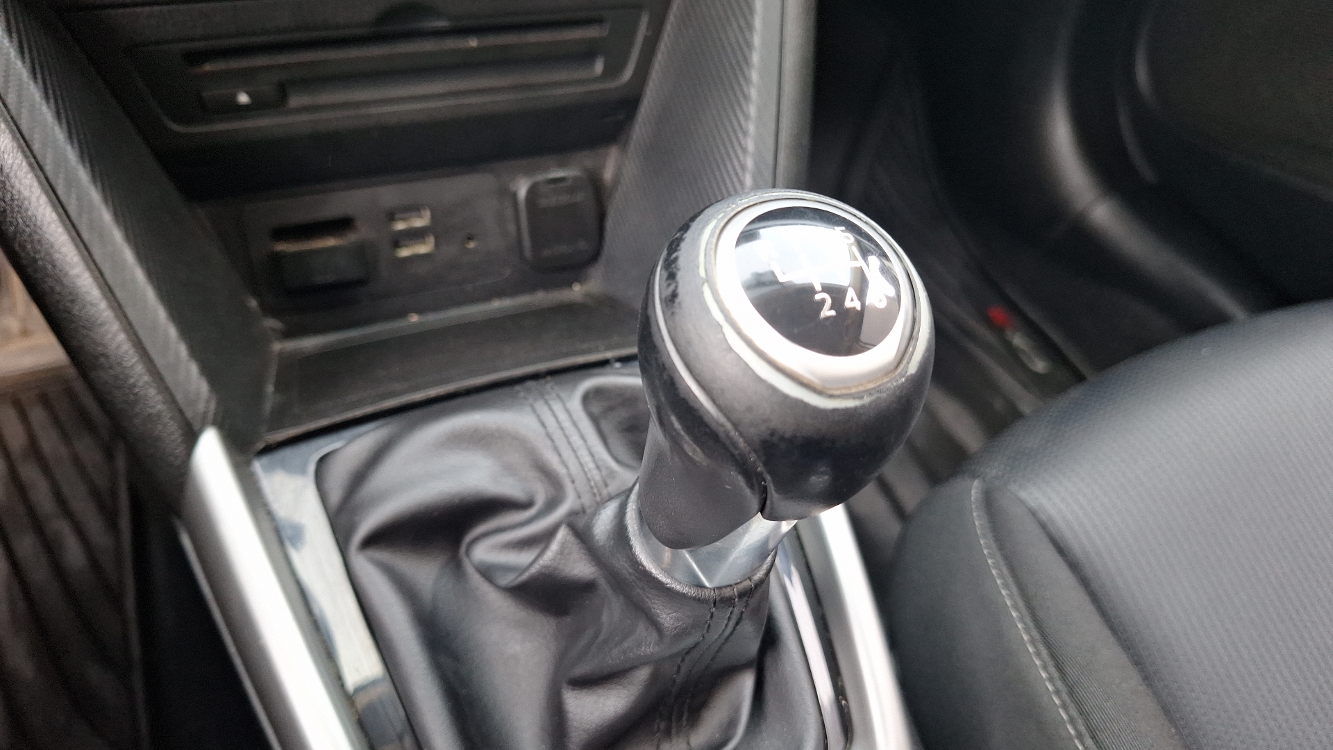 Mazda CX-3 — foto 11 de 15
