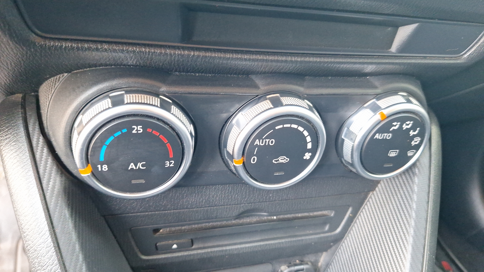 Mazda CX-3 — foto 15 de 15